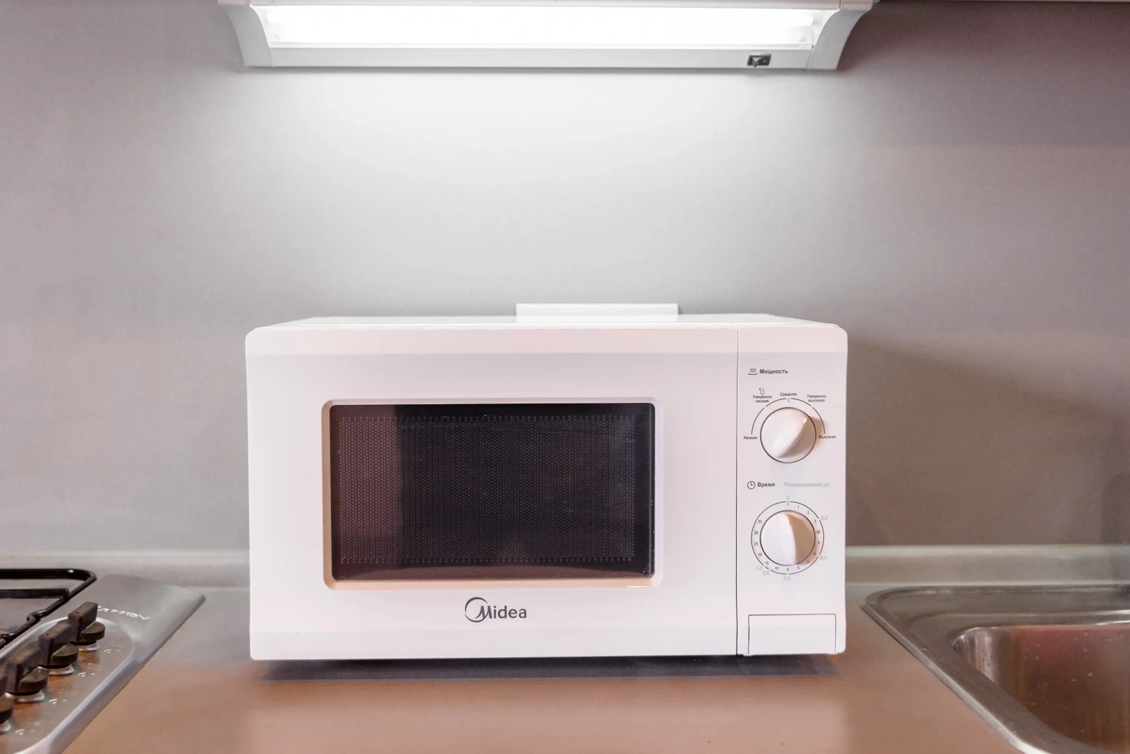 Апартаменты в Центре На 1 Линии с Видом на Крейсер Михаил Кутузов Море и Форумную Площадь от LetoAрart