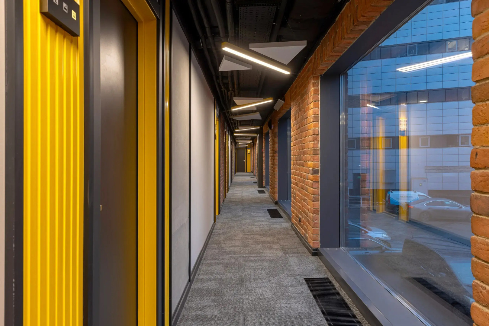 Апарт-отель izzziUP 4* COMMUNITY L&C