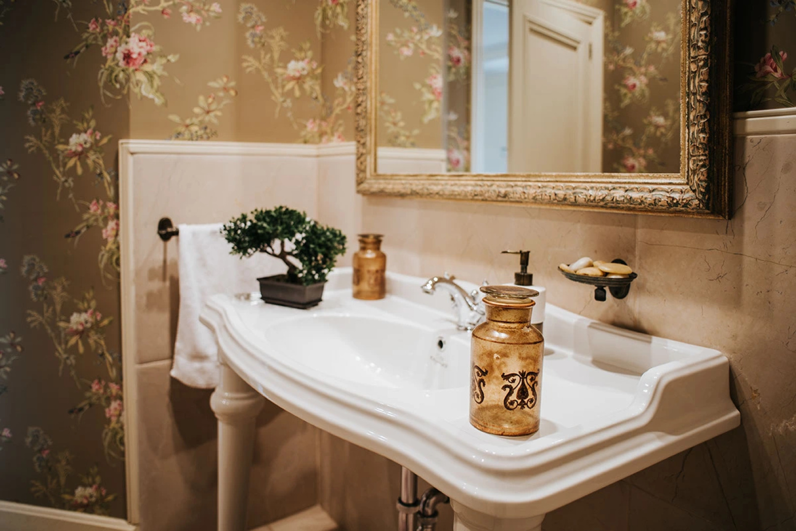 Luxury King Villa Apartments