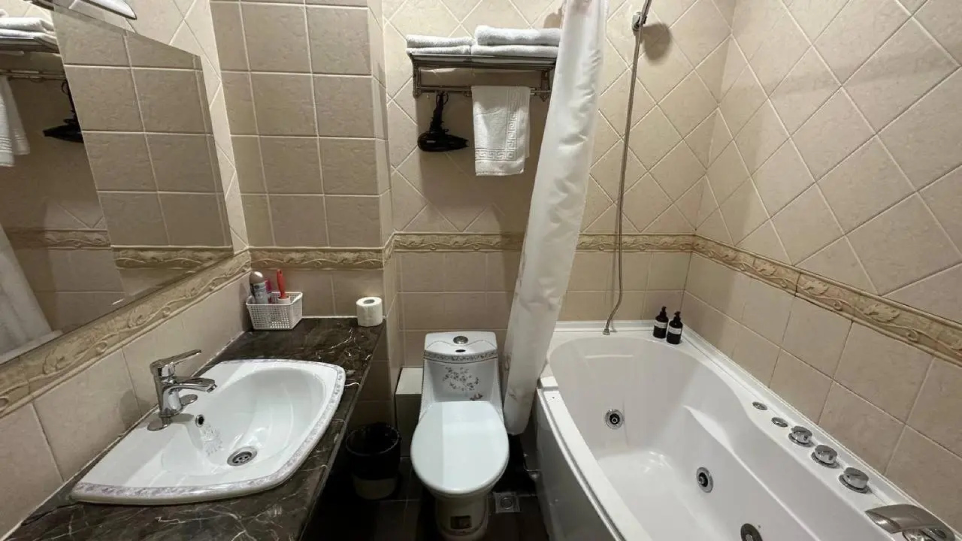 Отель Алтын Адам