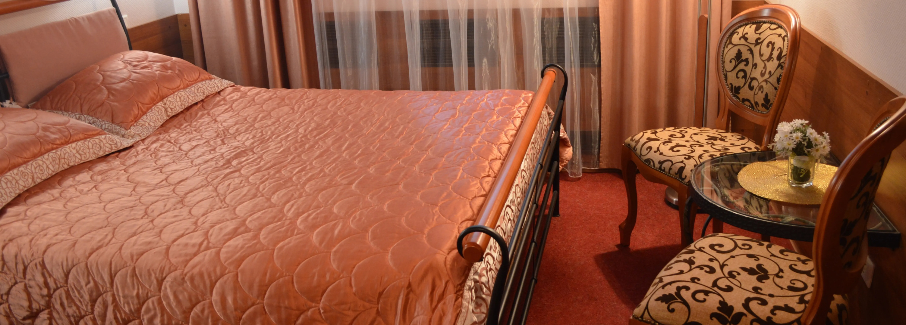 Отель Моника