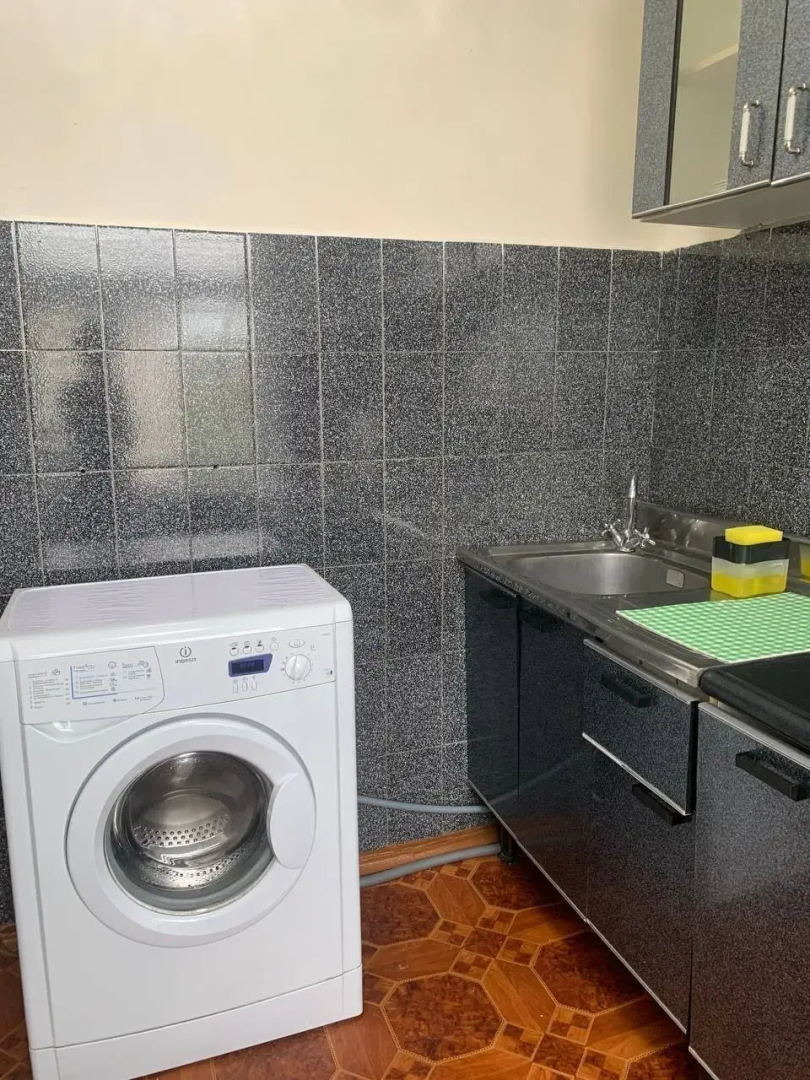 Квартира Двухкомнатная возле ЖД и ФСК