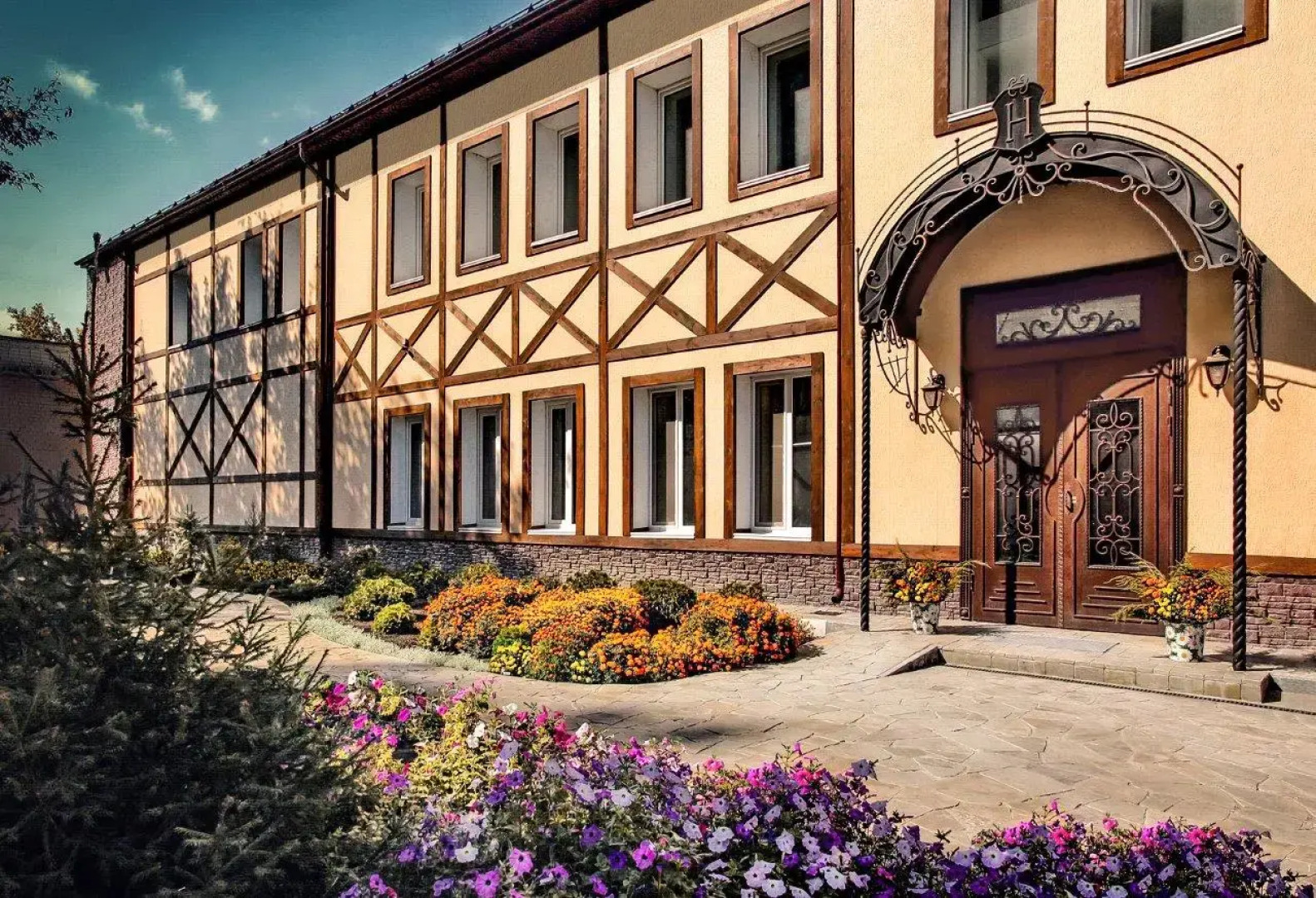 Отель Адрес