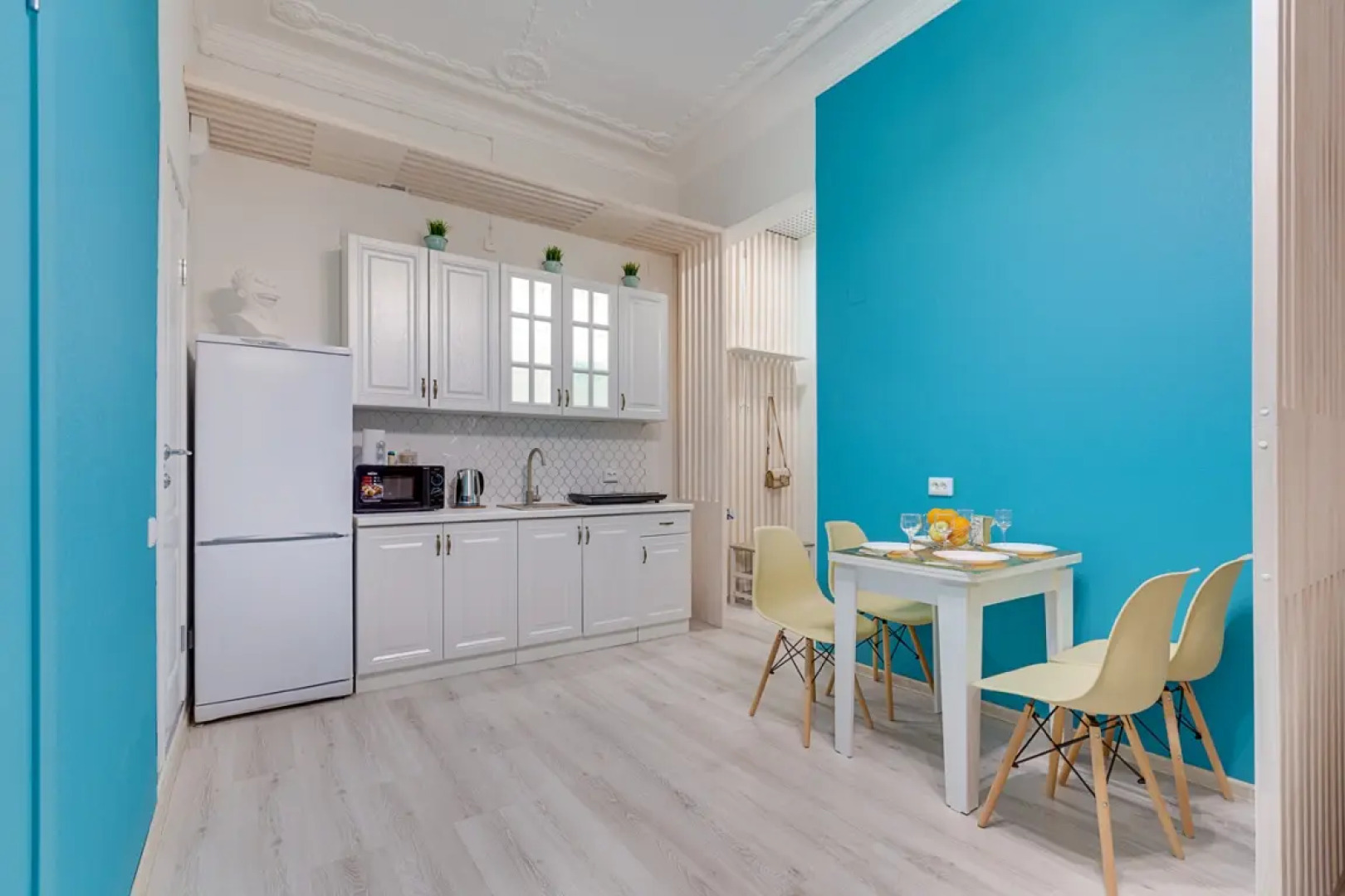 Апартаменты Бирюза и Подсолнух ВПитер на сутки 1