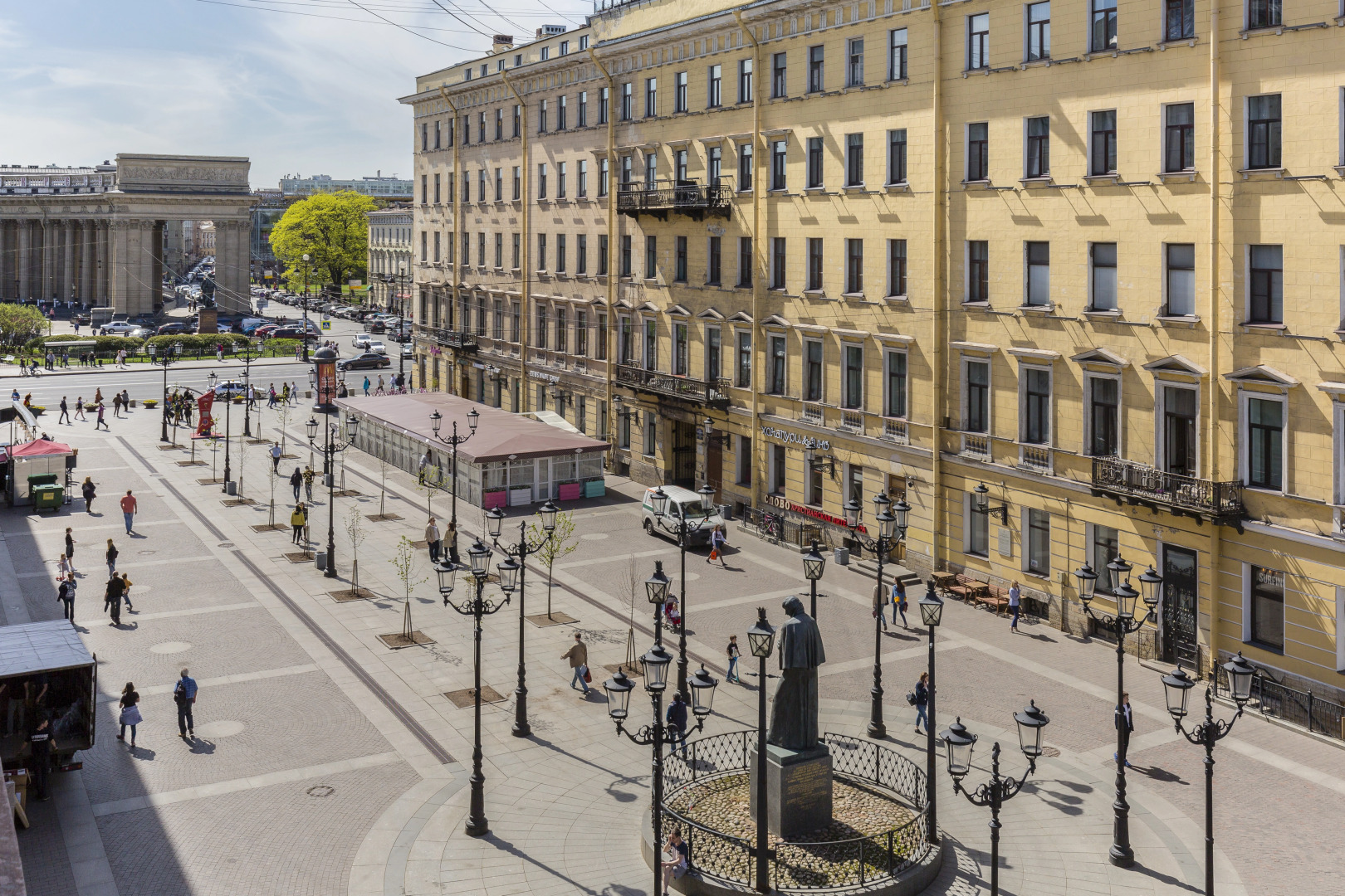 Квартира Malaya Konushennaya 12