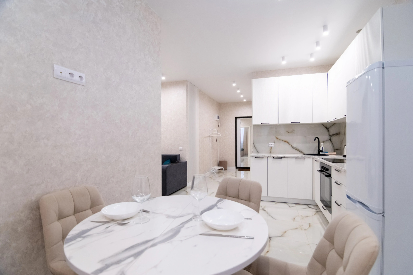 Апартаменты с новым ремонтом в новострое