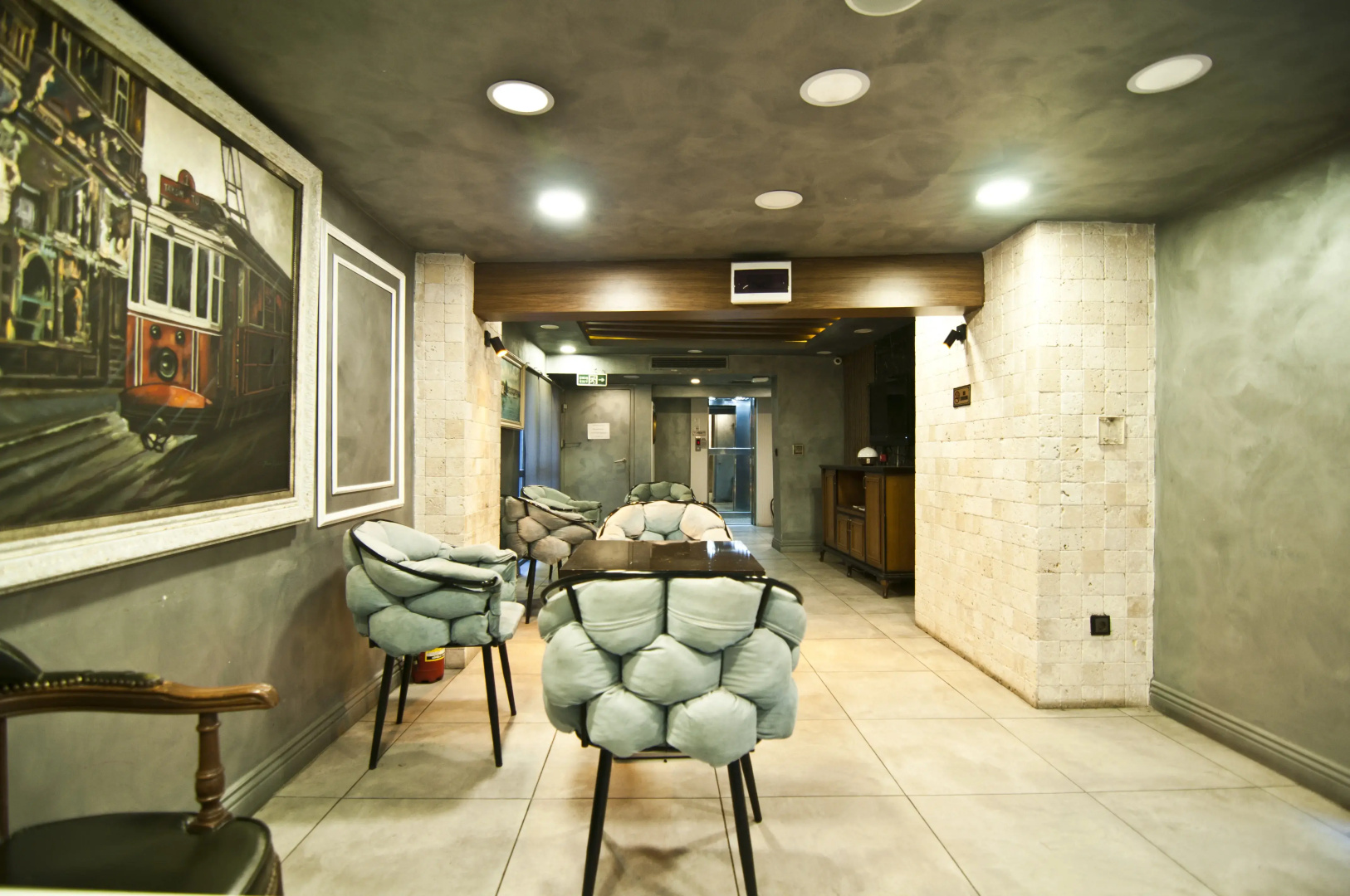 Nova City Hotel