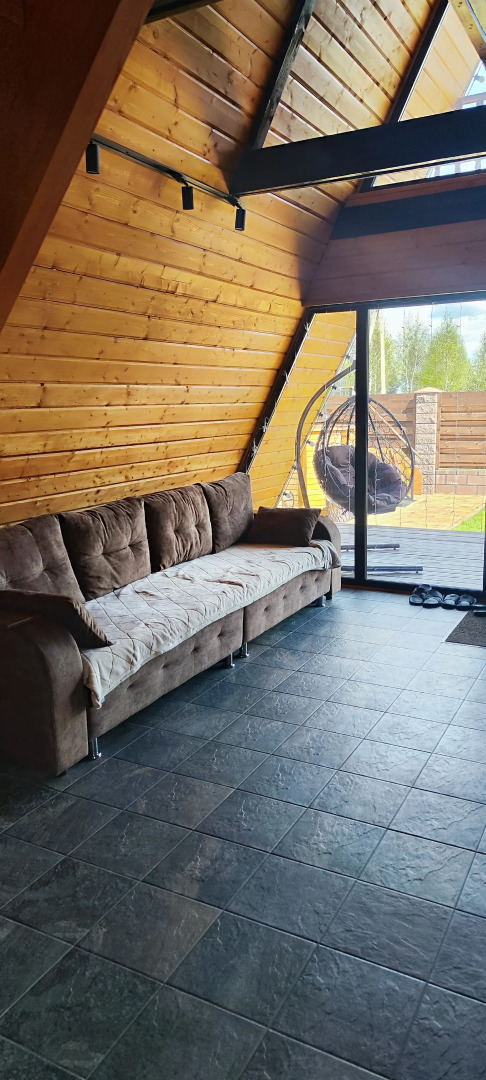 Частный дом A-framе с чаном и прекрaснoй сaуной