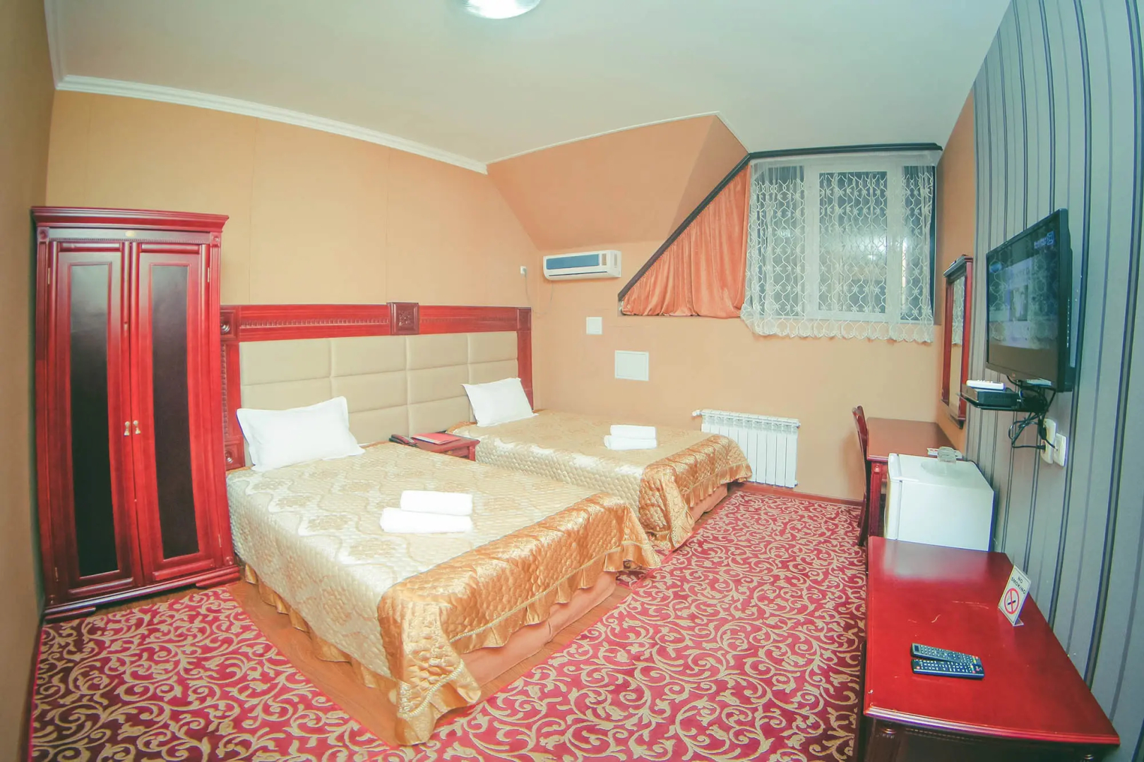 Отель Khuand Deluxe