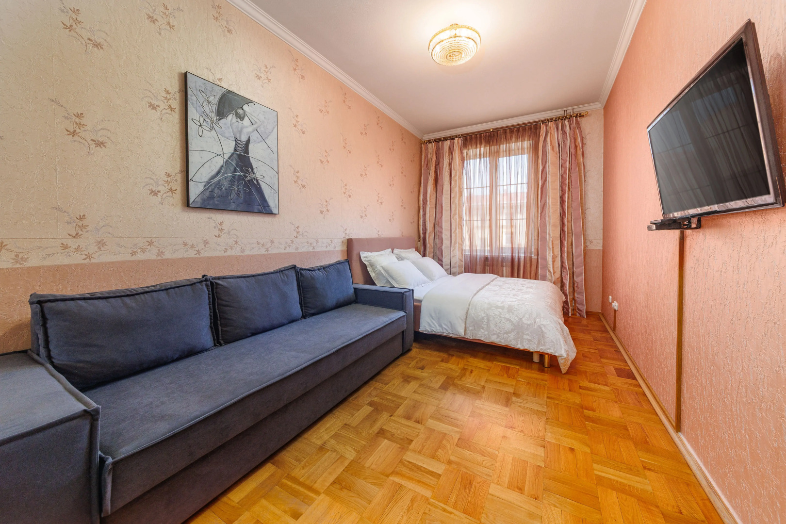 Апартаменты трехкомнатные Ladgorna на Независимости 13