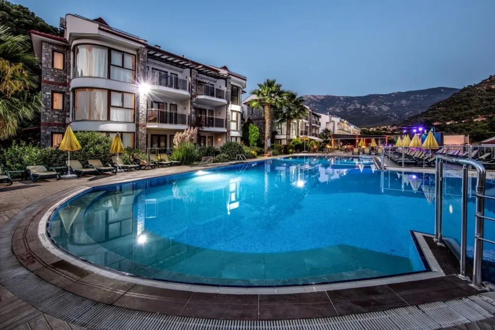 Отель Golden Life Heights Deluxe Suite