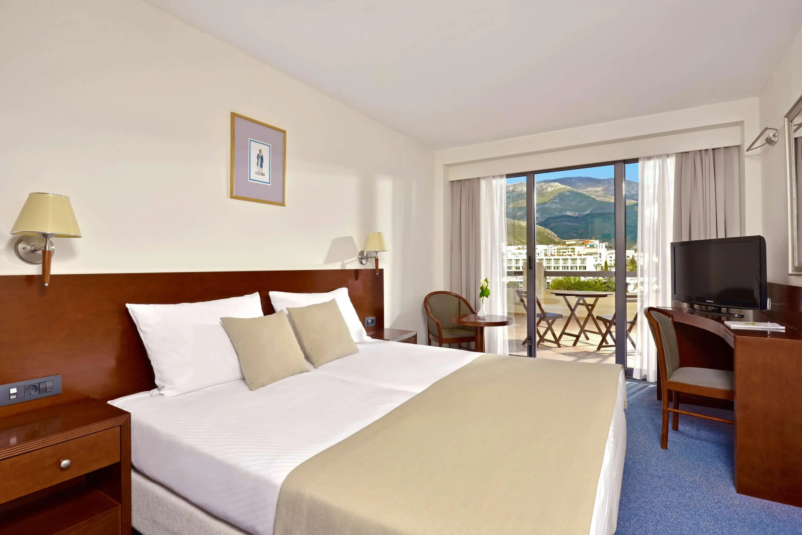 Отель Iberostar Bellevue
