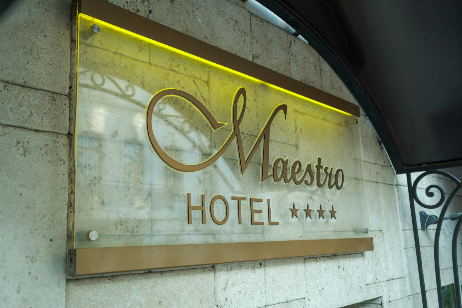 Отель Maestro
