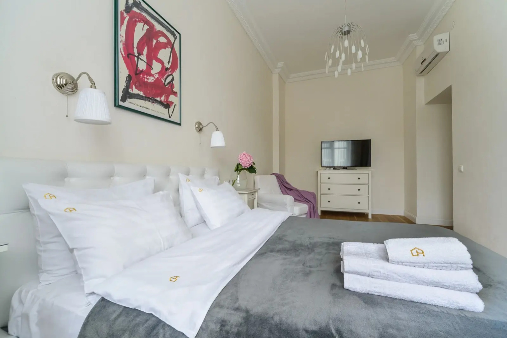 Апартаменты 1-комнатные HomeApart К.Маркса, 45