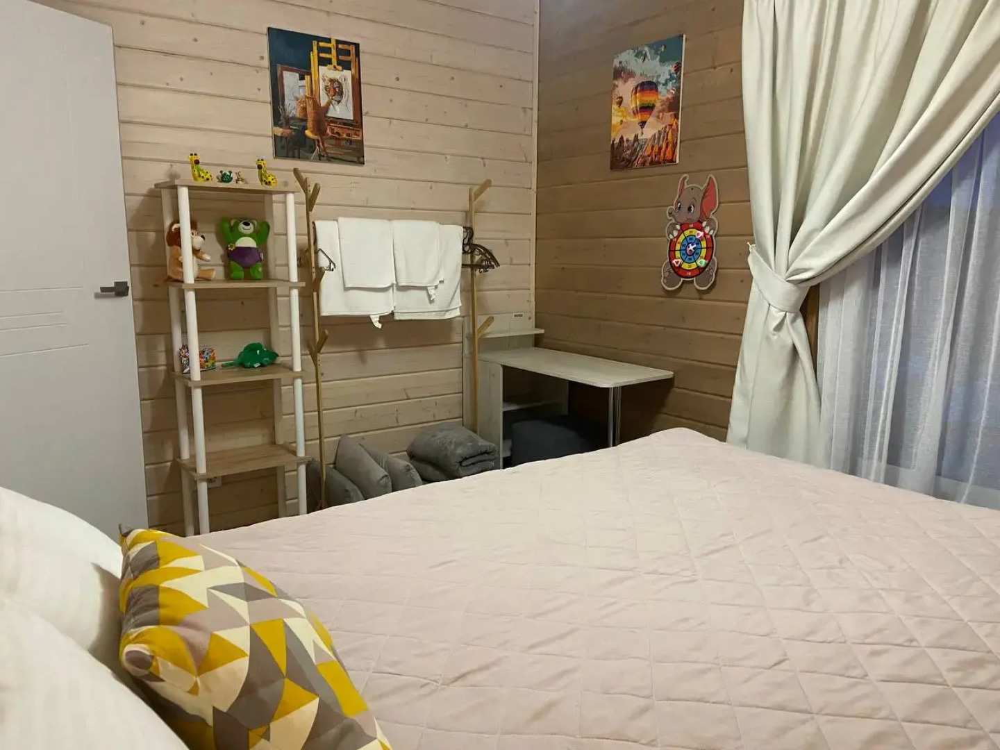 Частный дом комфортный со столом для пинг-понга и батутом