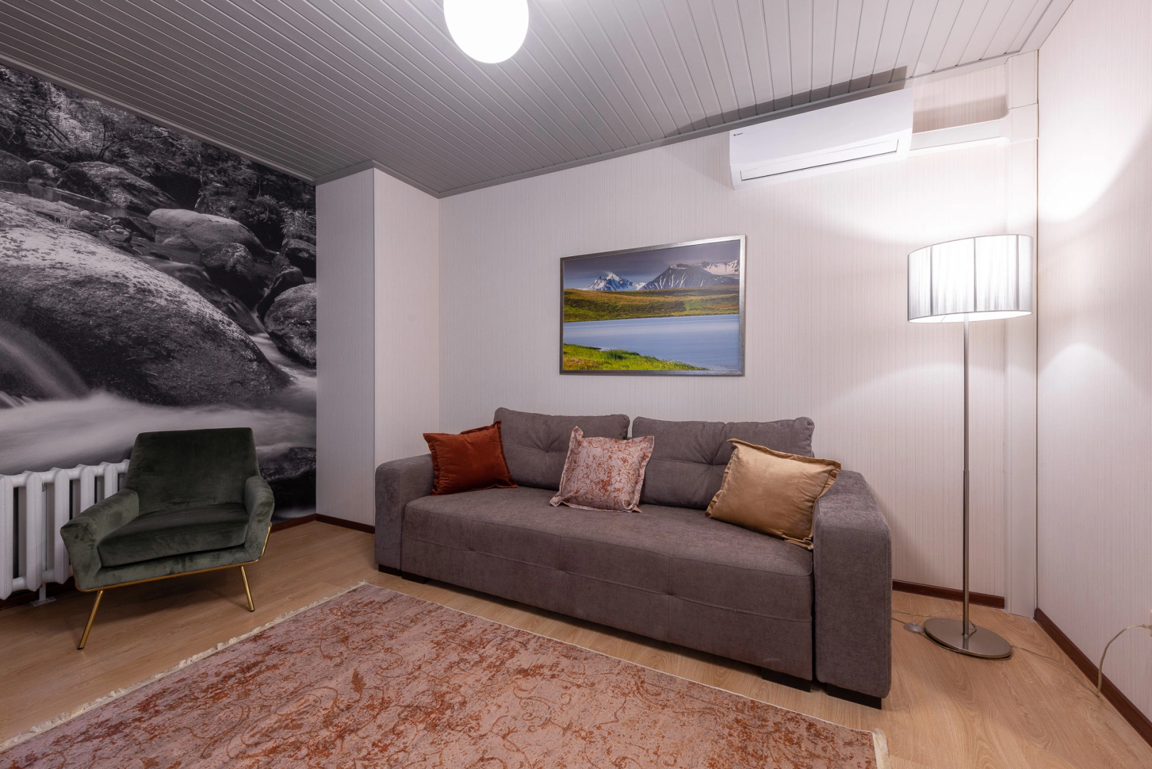 Отель На камушках