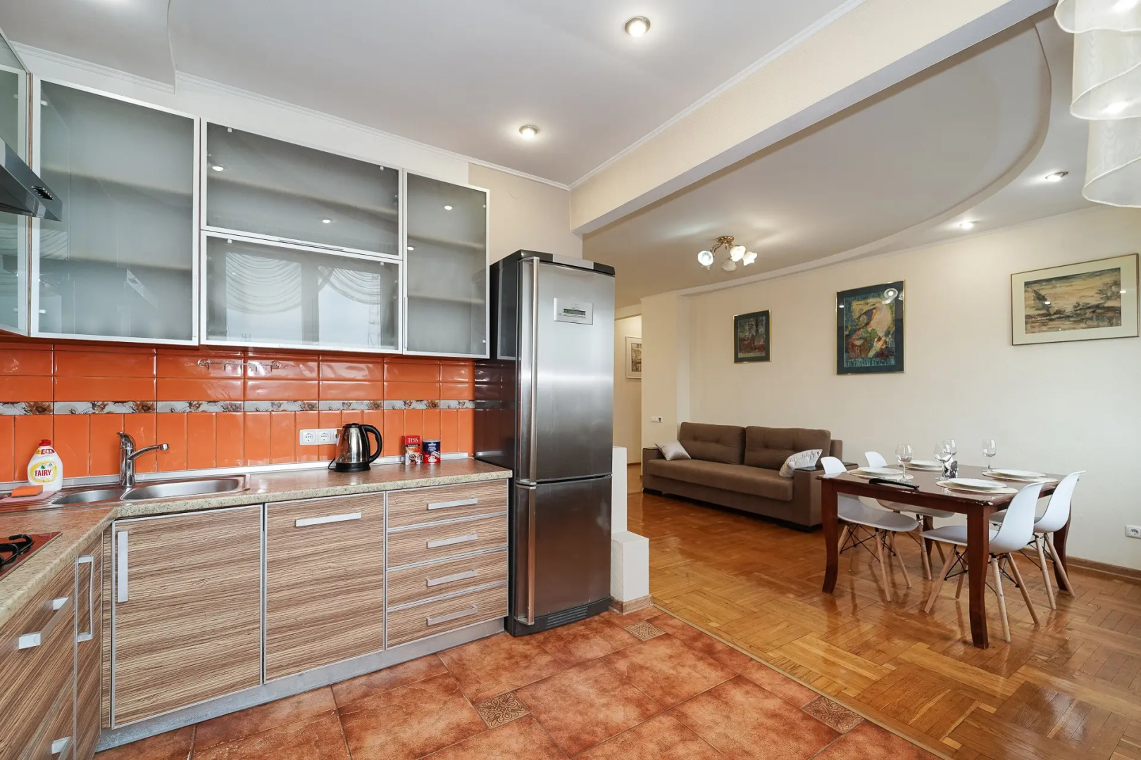 Квартира Просторная 3-комнатная в Центре Возле Метро