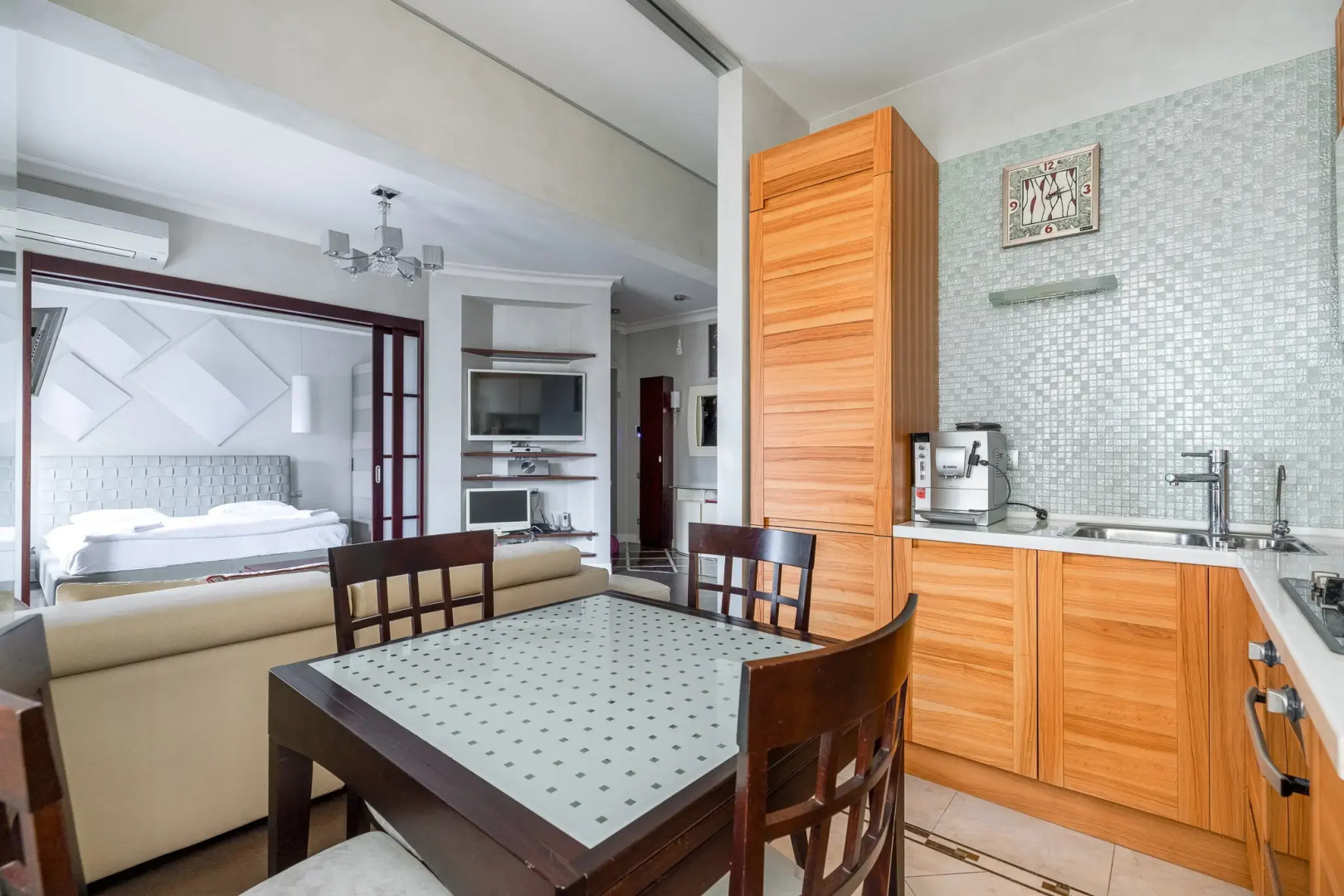 Квартира RentWill Airport 64