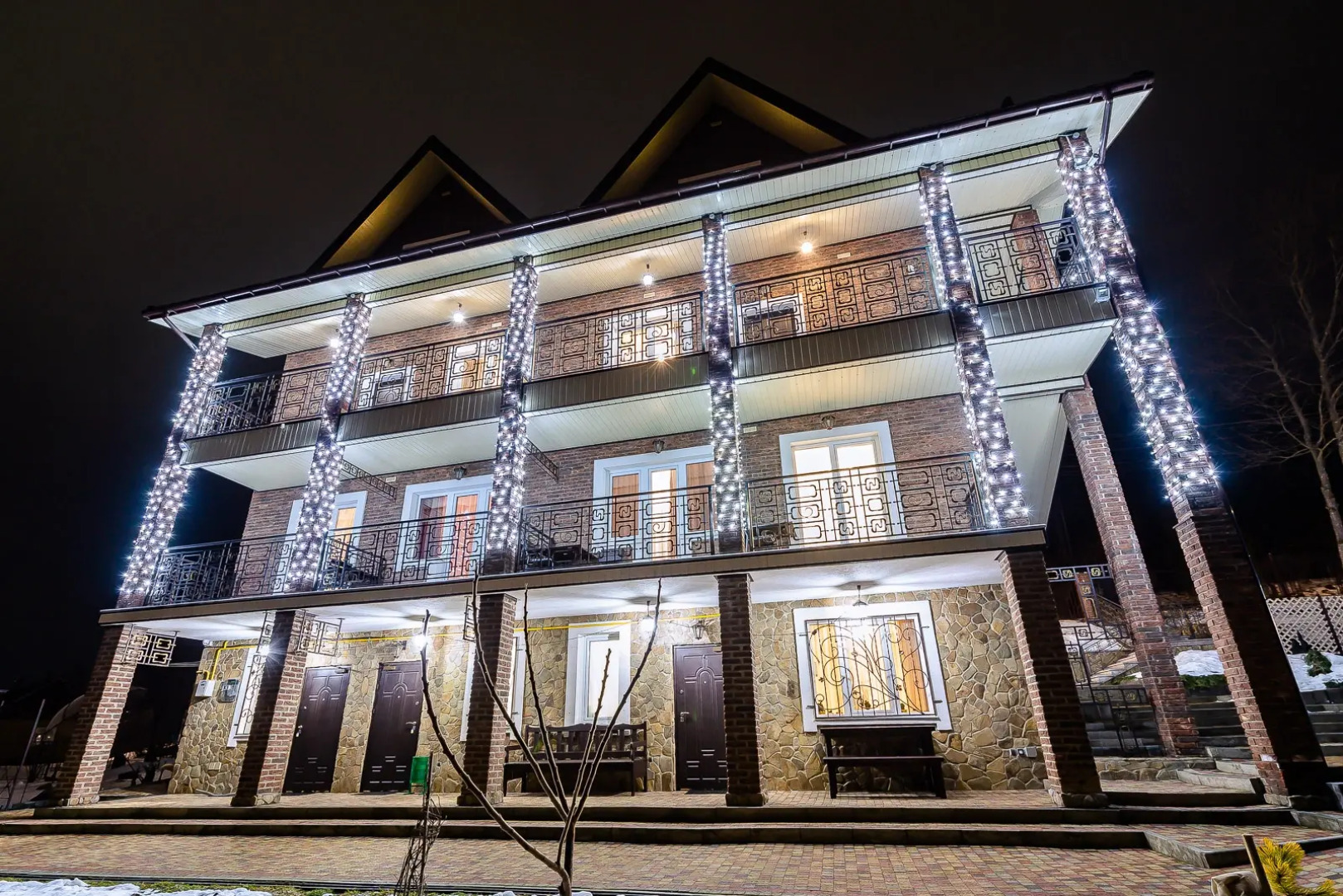 Favar Karpatyi Apart-Hotel