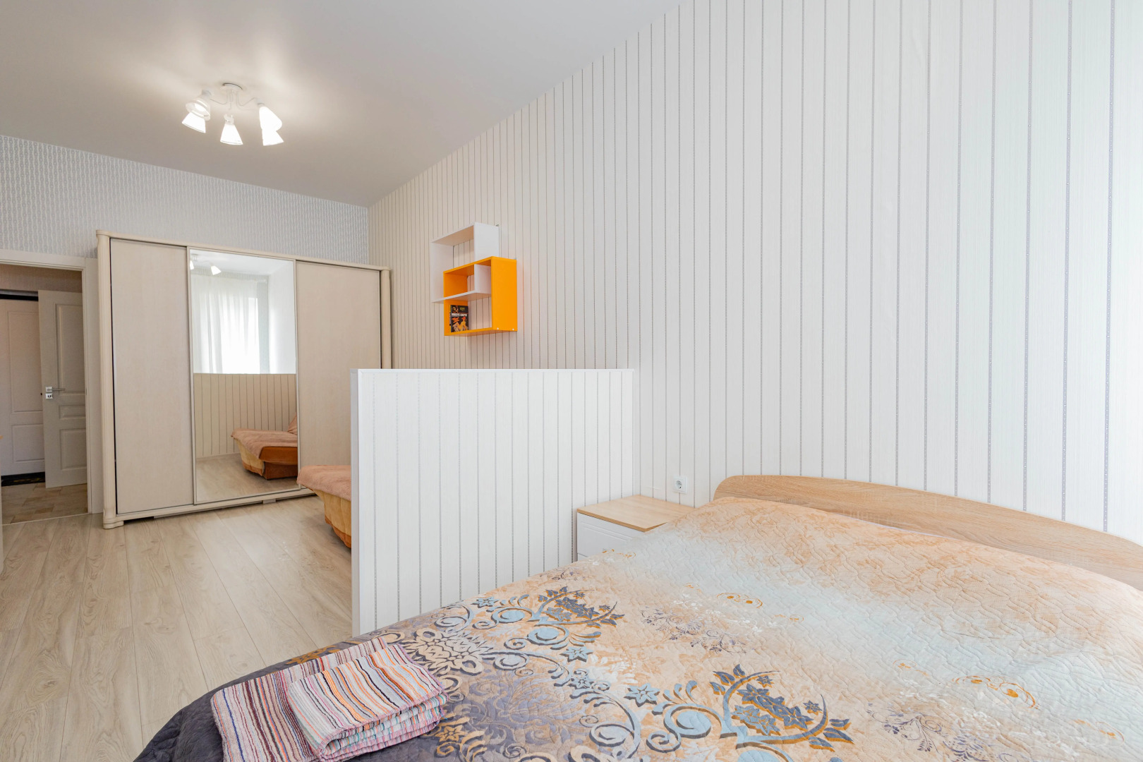 Апартаменты новые и комфортные возле красивого озера