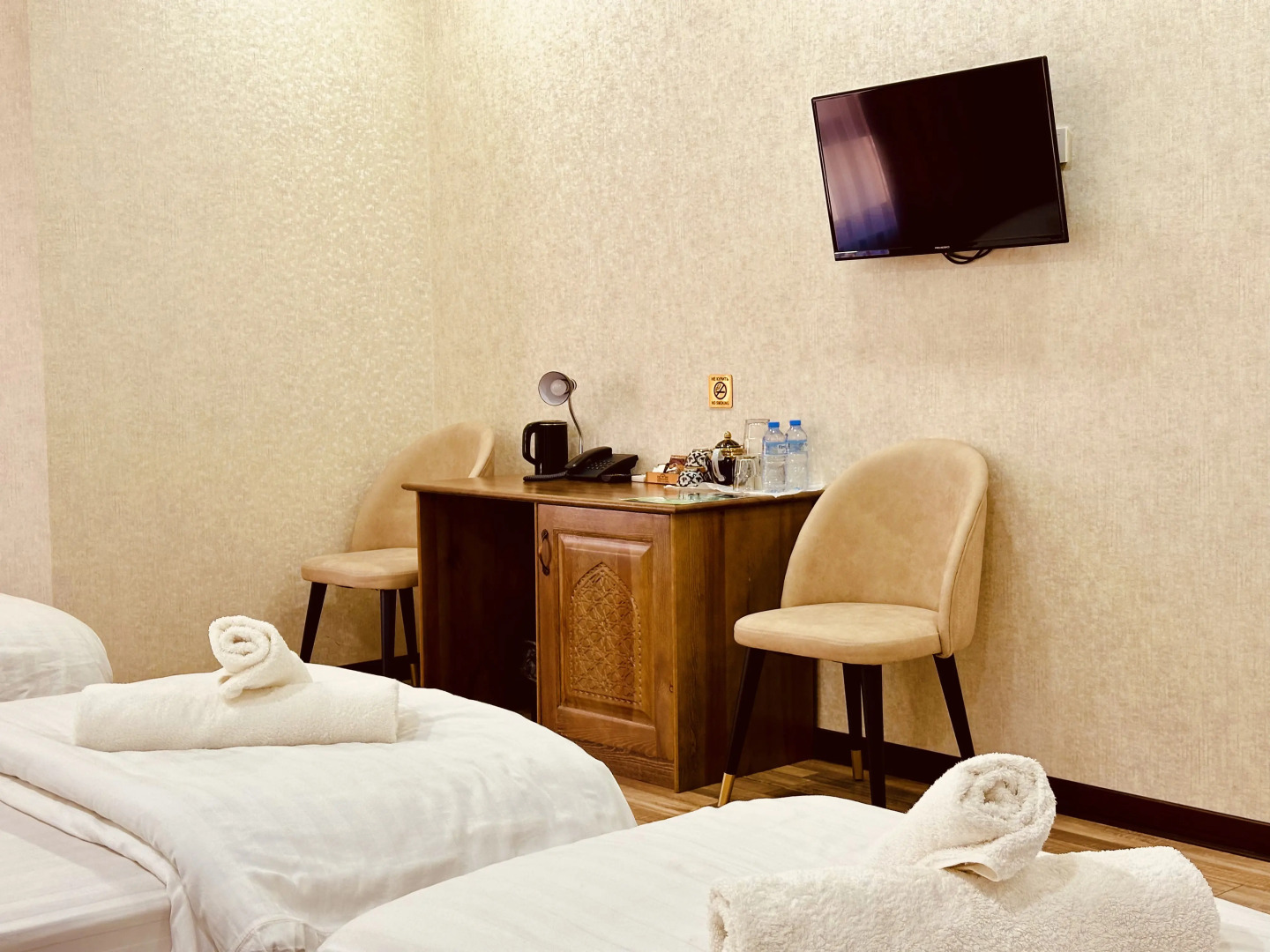 Отель Ayvan Plaza