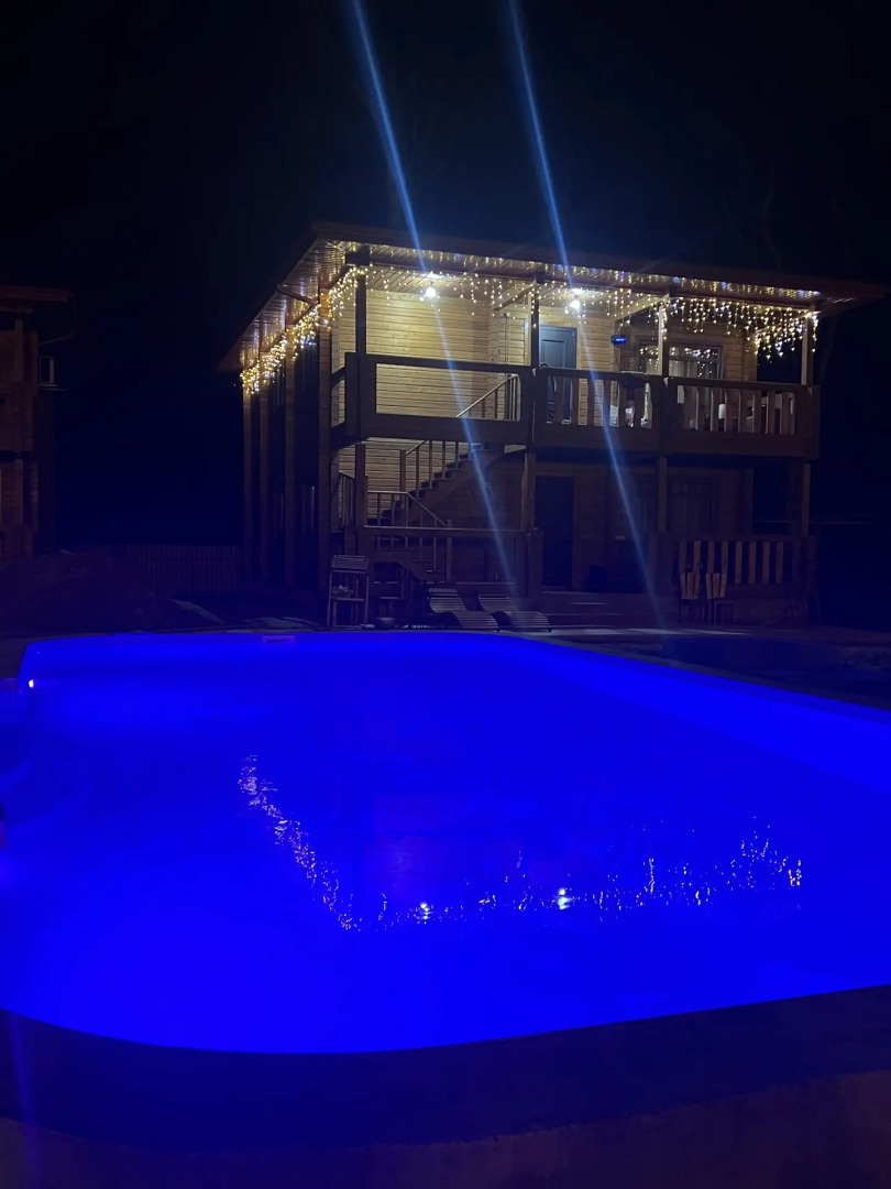 Частный дом с бассейном в Гуамке