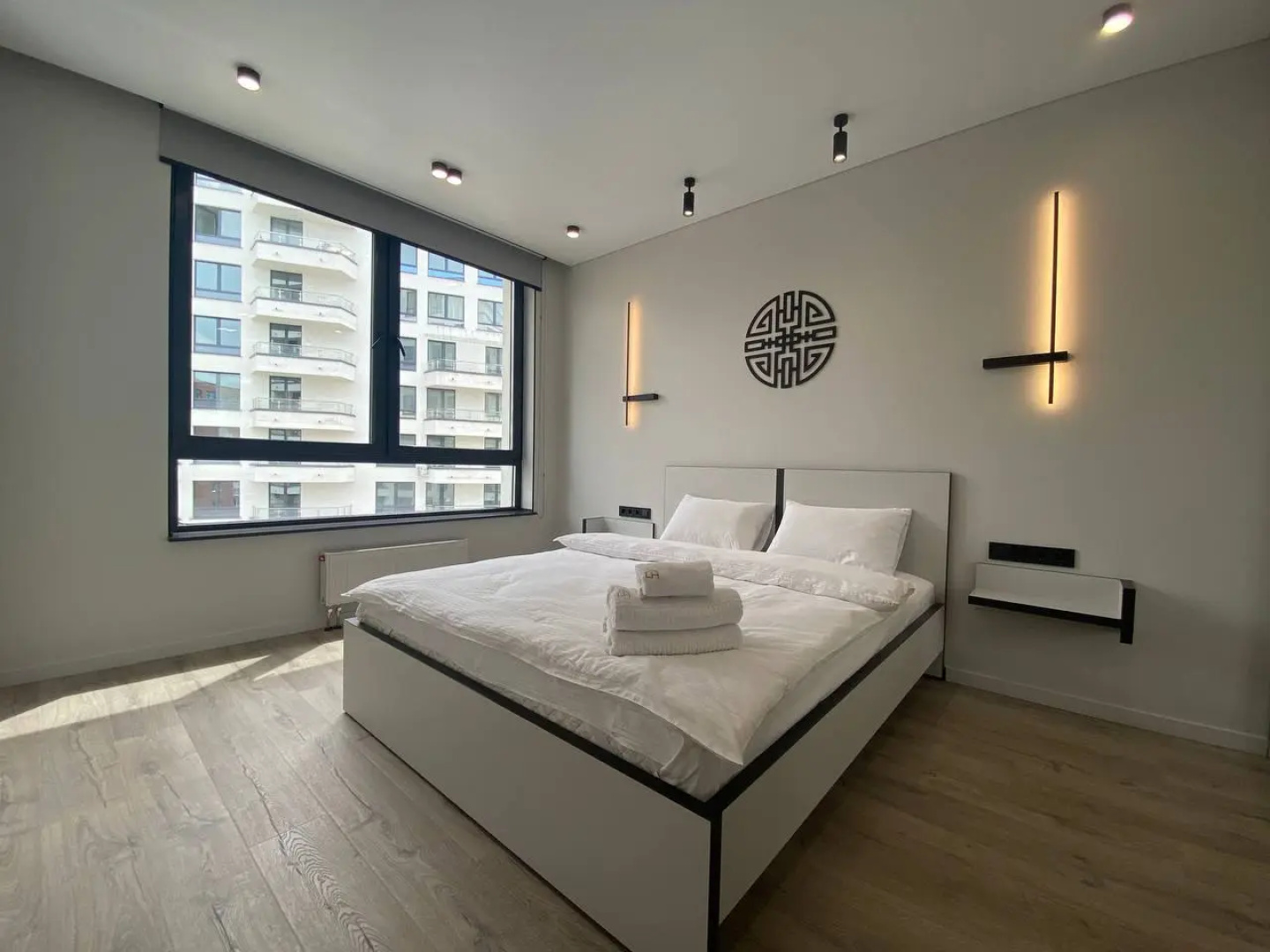 Апартаменты 2-комнатные HomeApart П. Мстиславца, 12