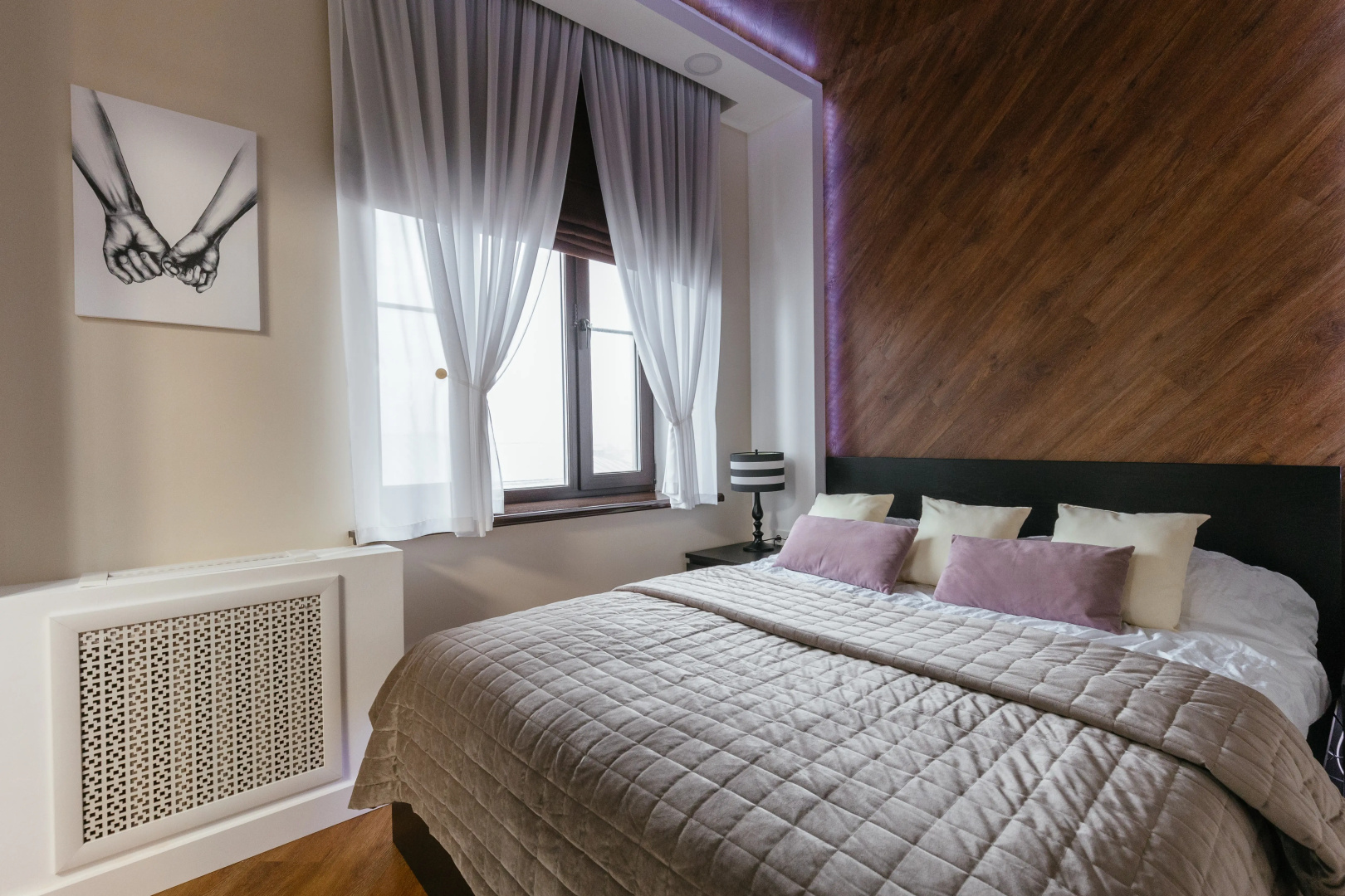 Апартаменты ROOM ROUR с видом на МОСТ ВЛЮБЛЕННЫХ