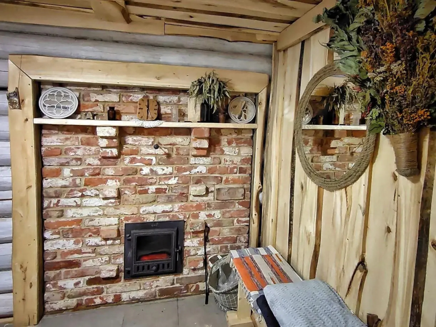 Частный Дом О, Дни в Лесу