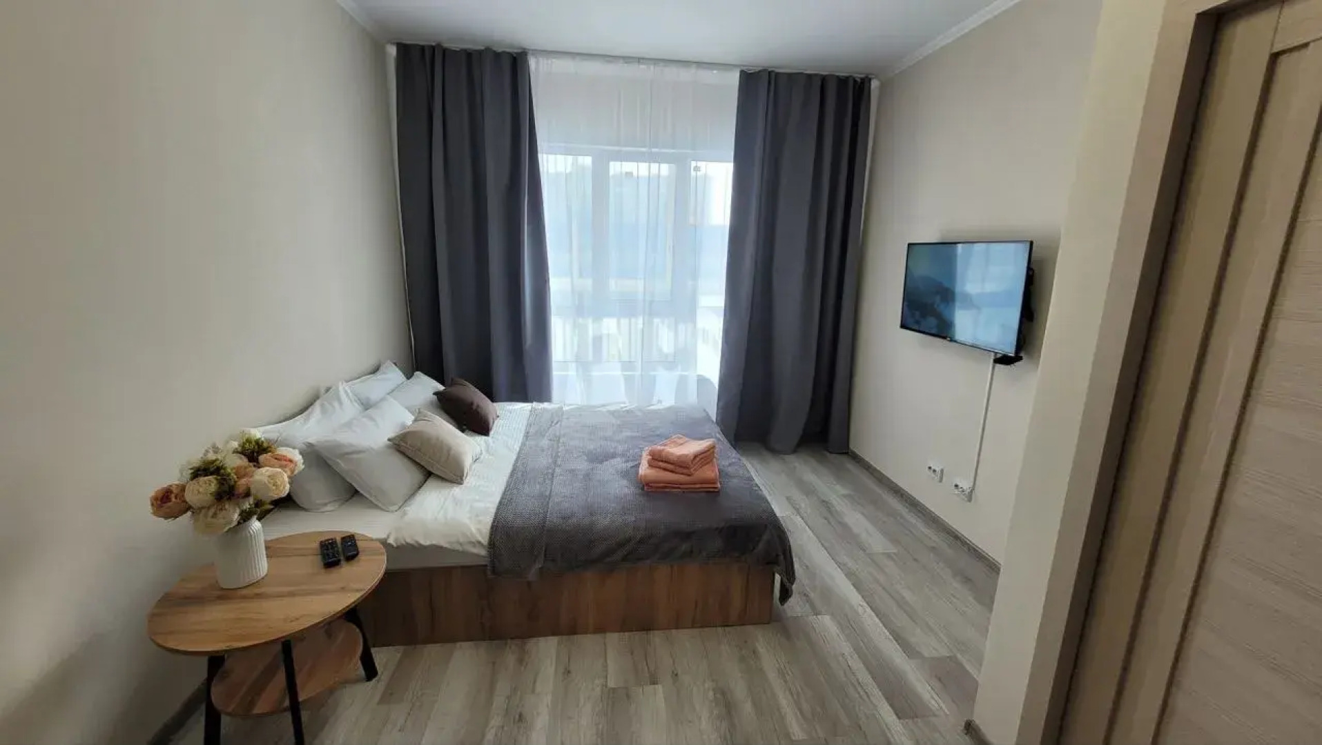 Однокомнатная квартира  СИБИРЬ HOUSE    Ледовый дворец