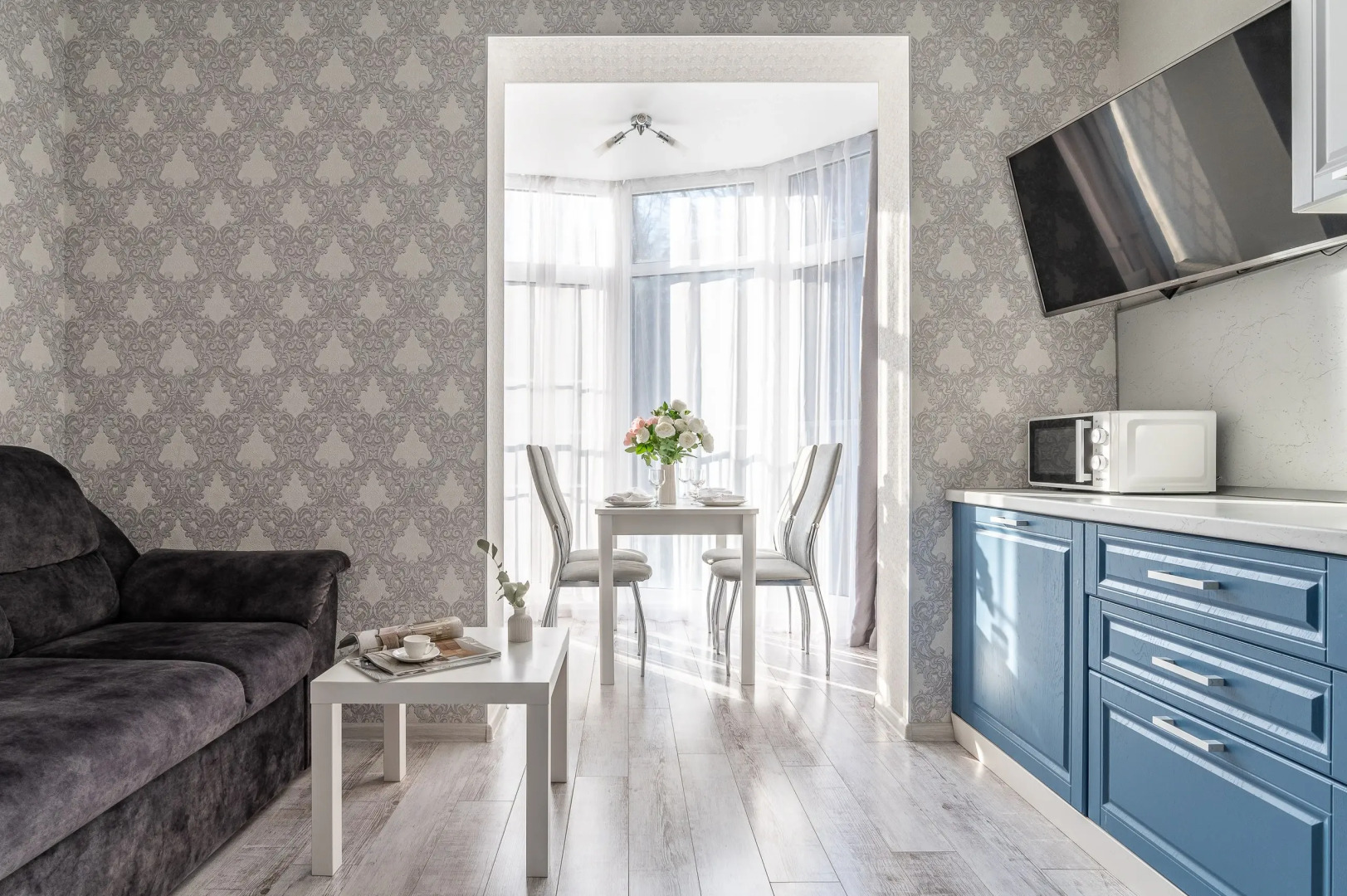 Апартаменты Дом у Дендрария Red apartments Сальвия