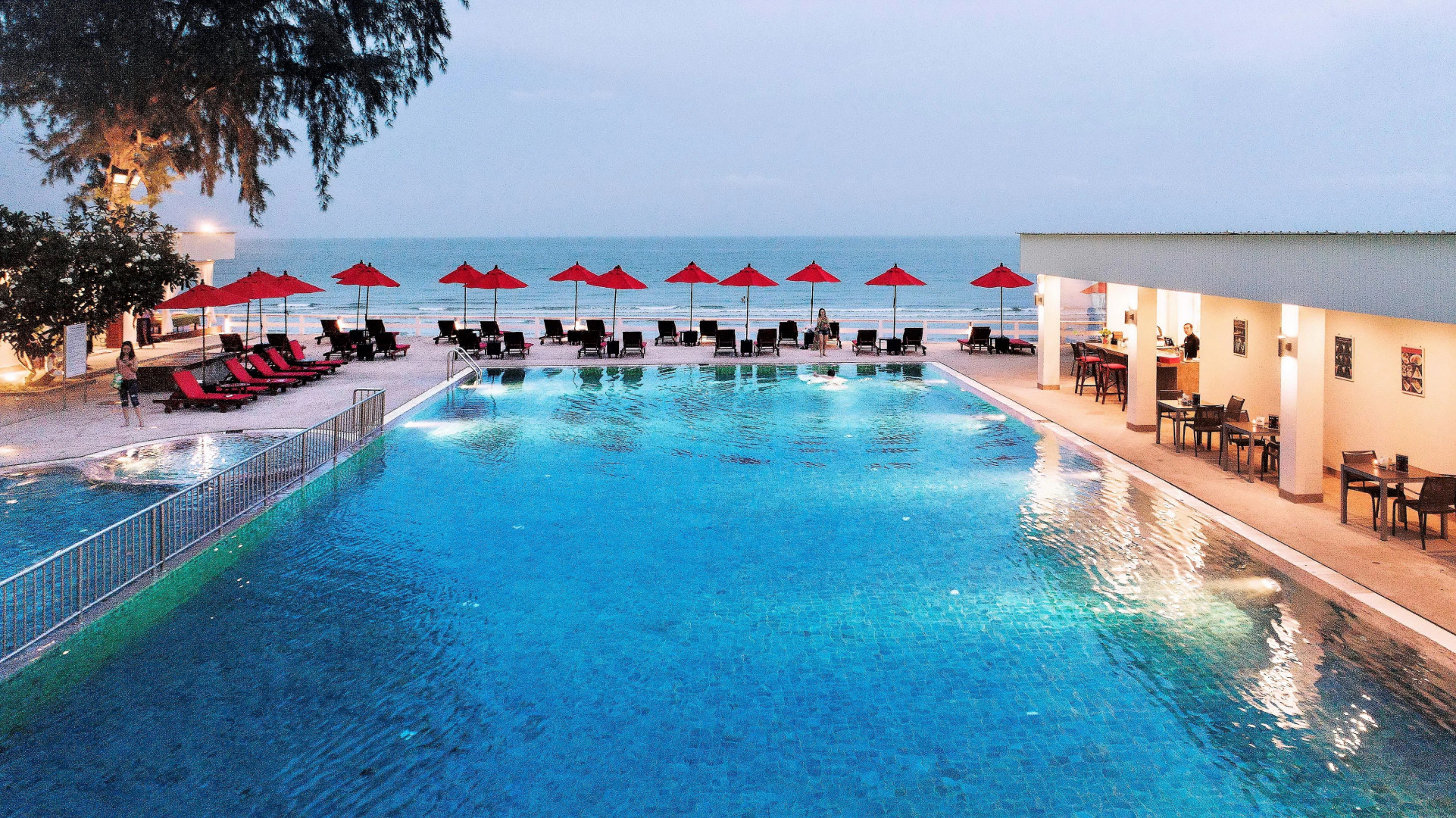 Отель Chom View