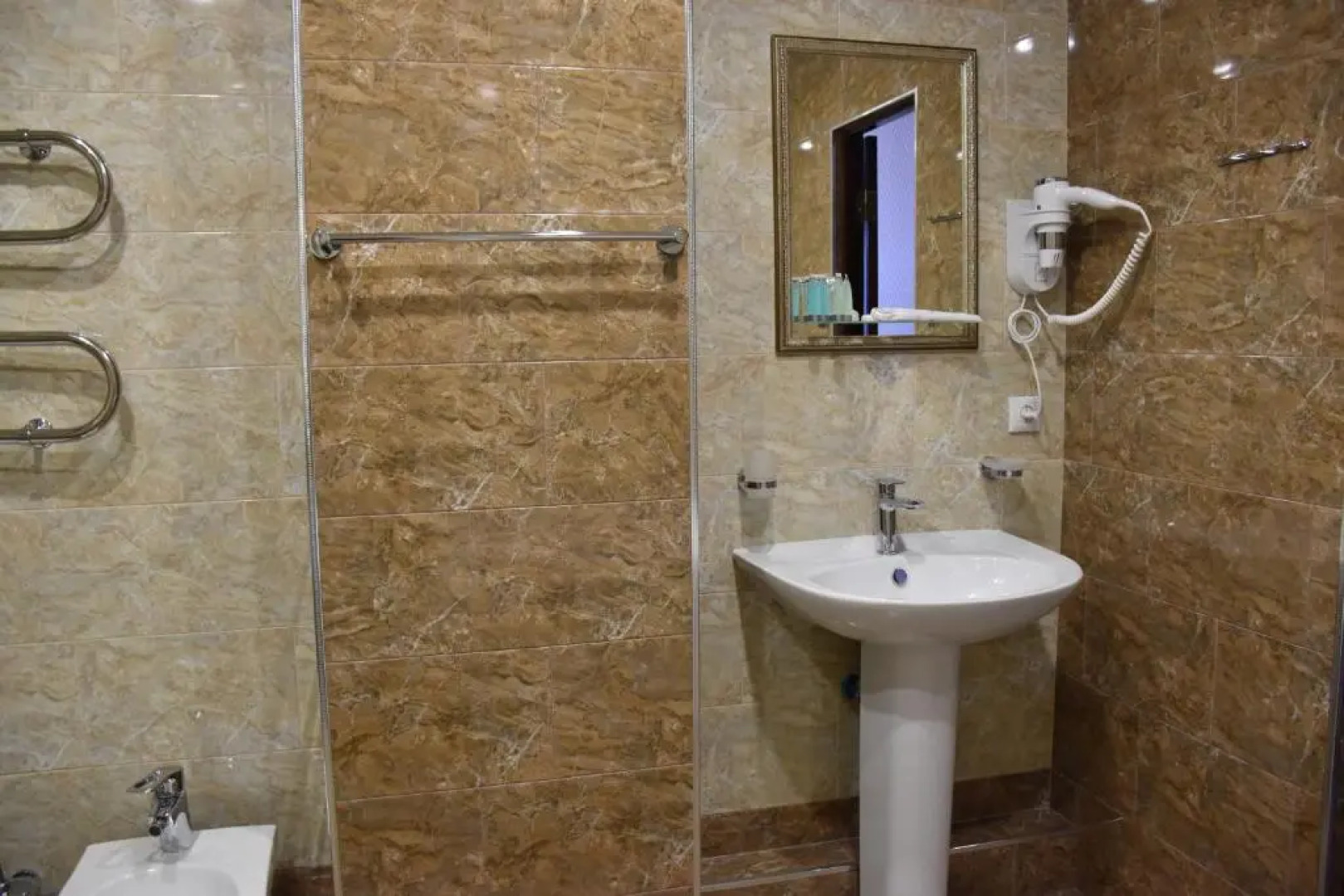 Отель Снежный Барс