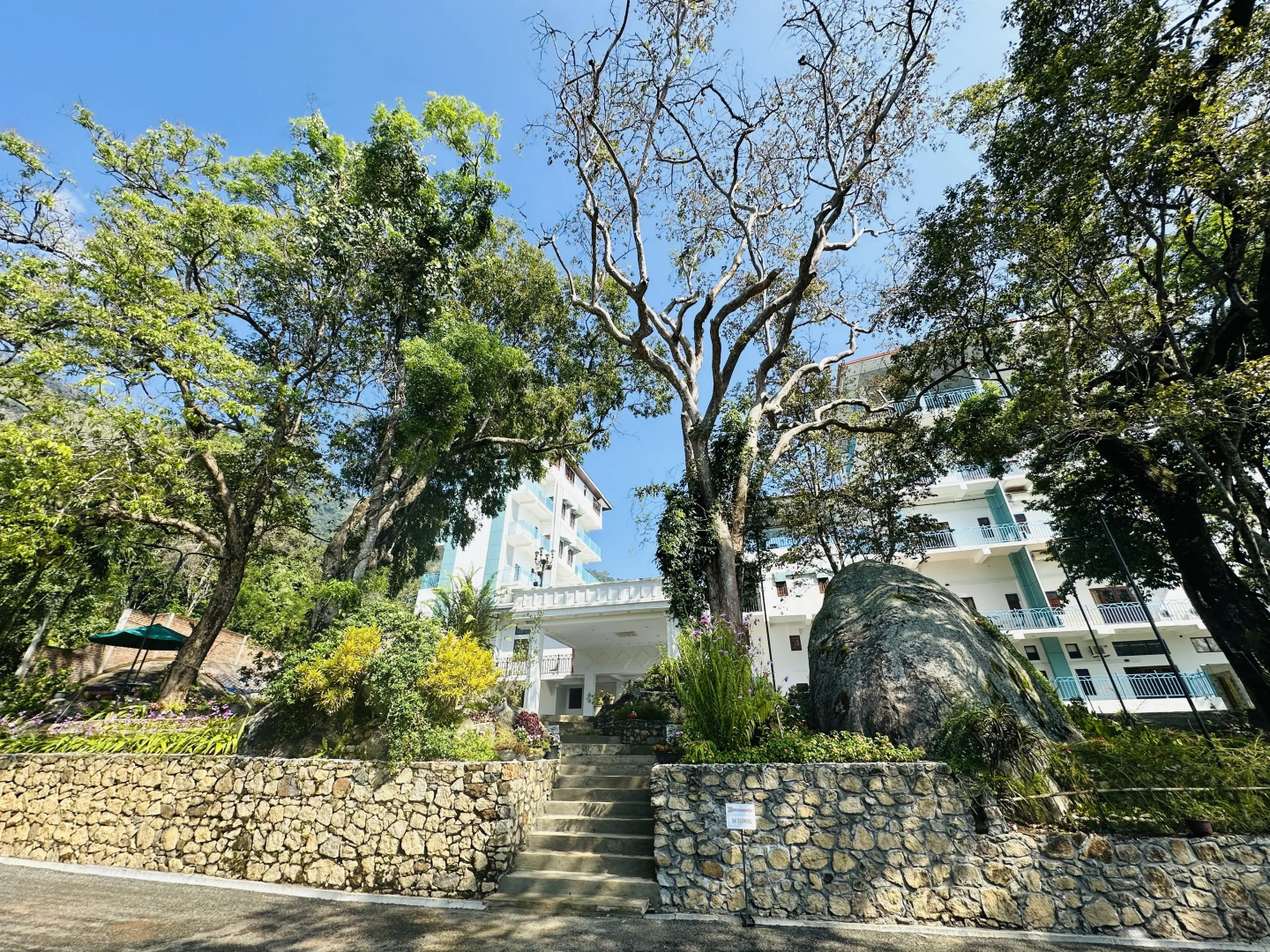 Отель Moi Ella by Dbi