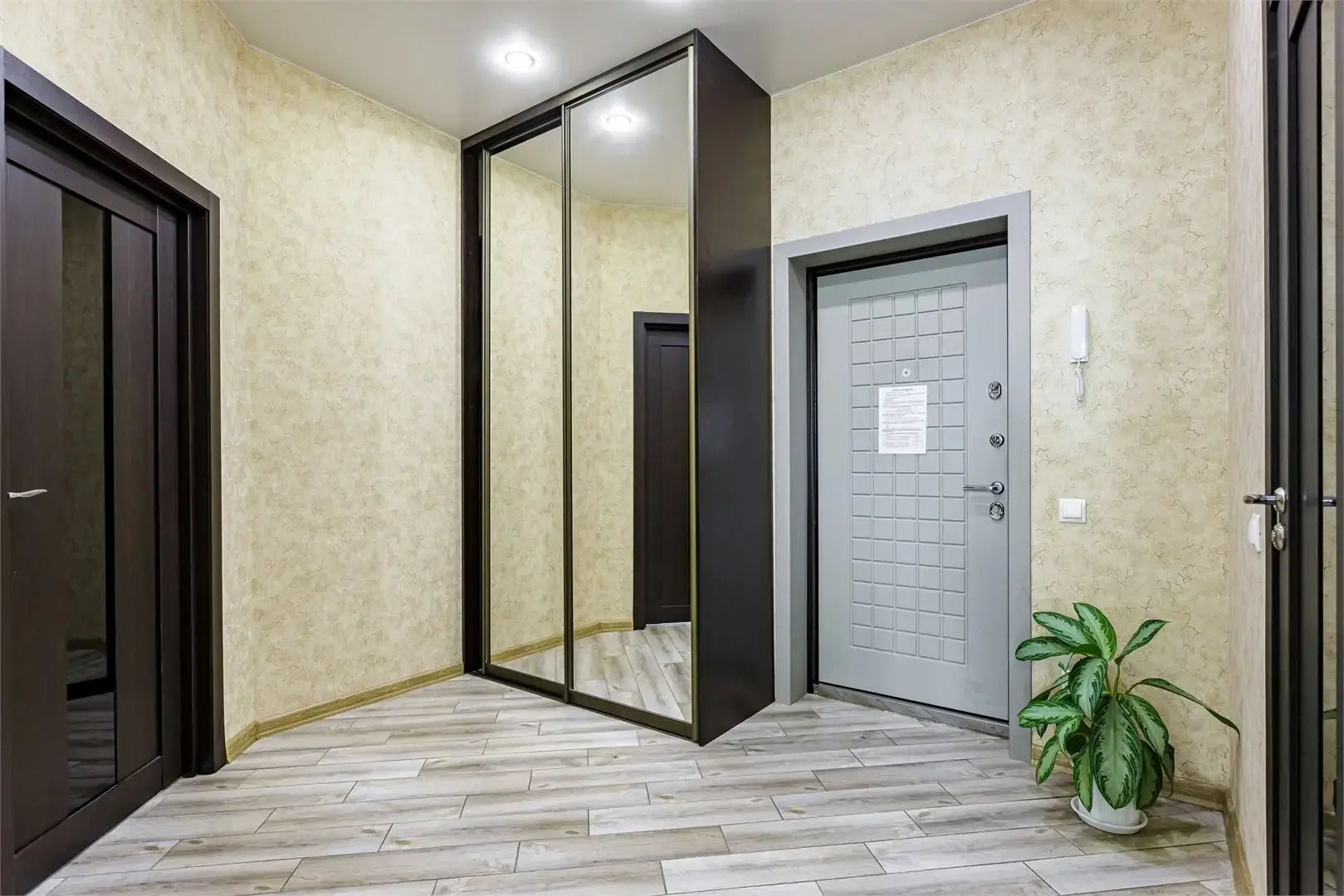 Апартаменты на Октябрьской 10