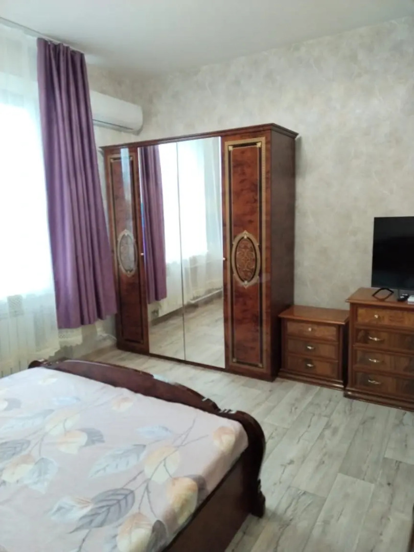 Апартаменты 3 комнатная квартира на аллее героев 2