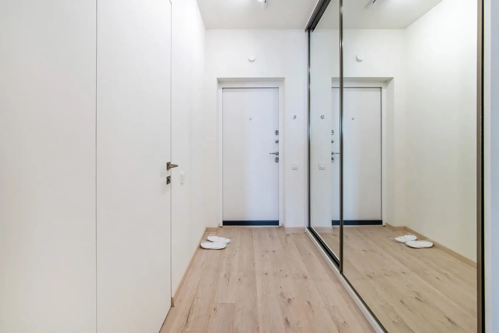 Квартира на сутки В 3 минутах от метро Парк Челюскинцев Подходит для командировок и отдыха Самозаселение Wi-Fi Кондиционер Кухня объединена с жилой зоной Отдельная спальня