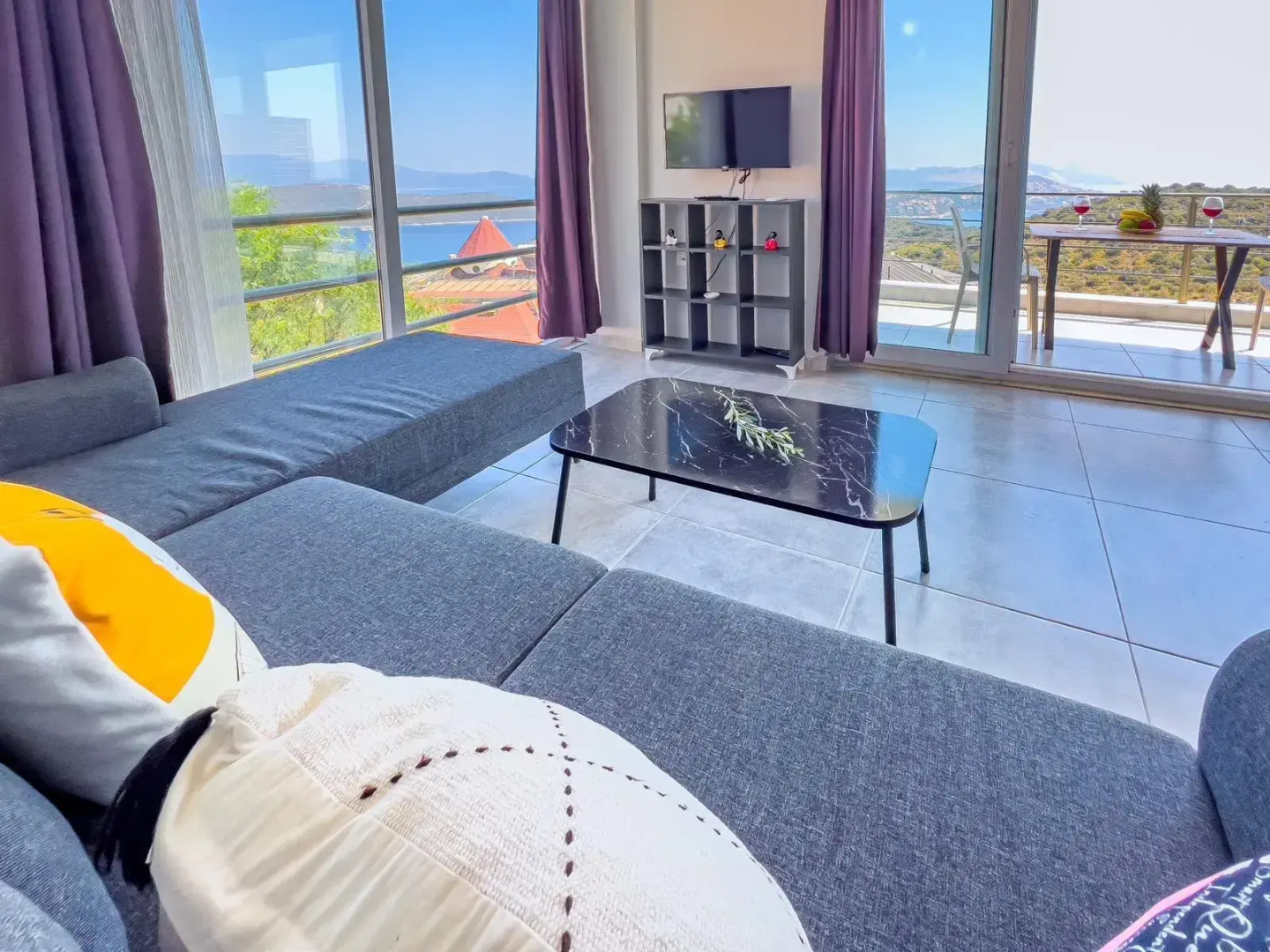 Just Dream Suites Hotel