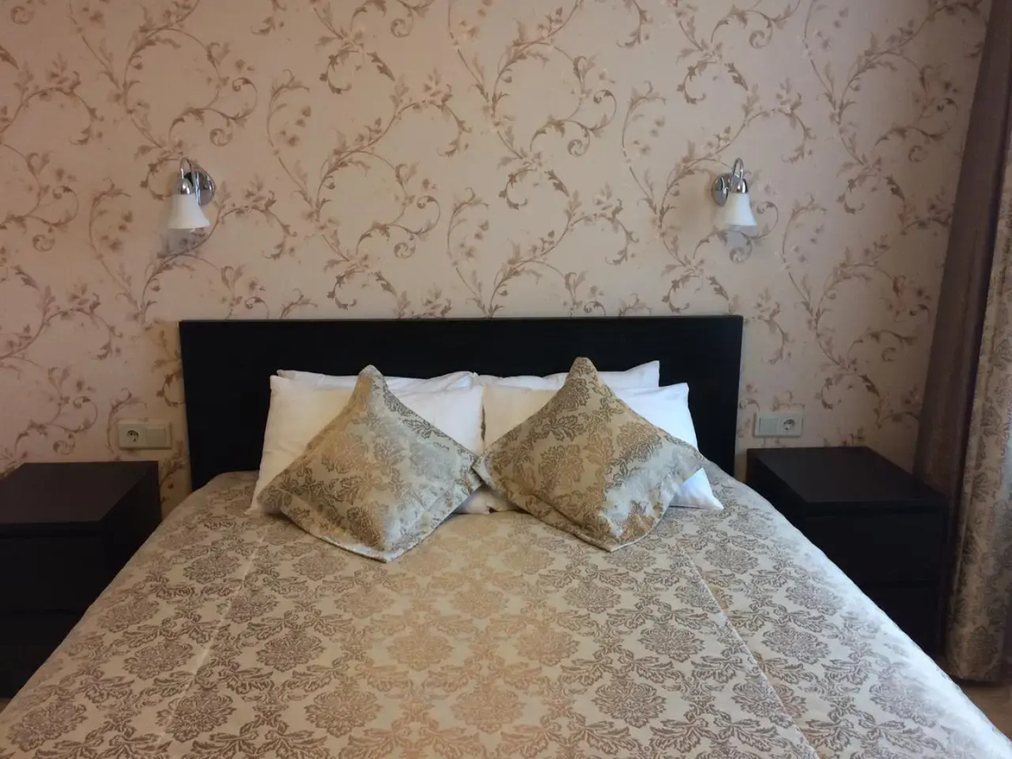 Отель Аврора