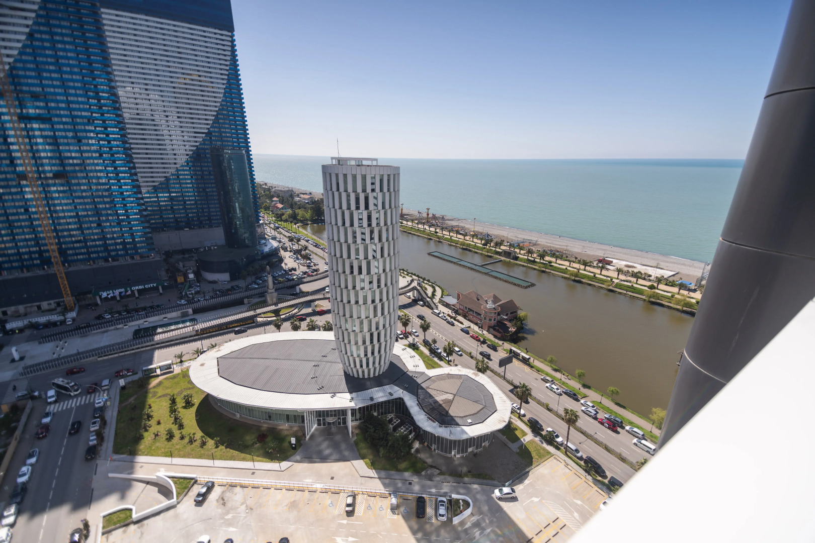 Апартаменты Bright Apartment with Balcony in Alliance Palace Batumi - Steps from the Sea & Dancing Fountains