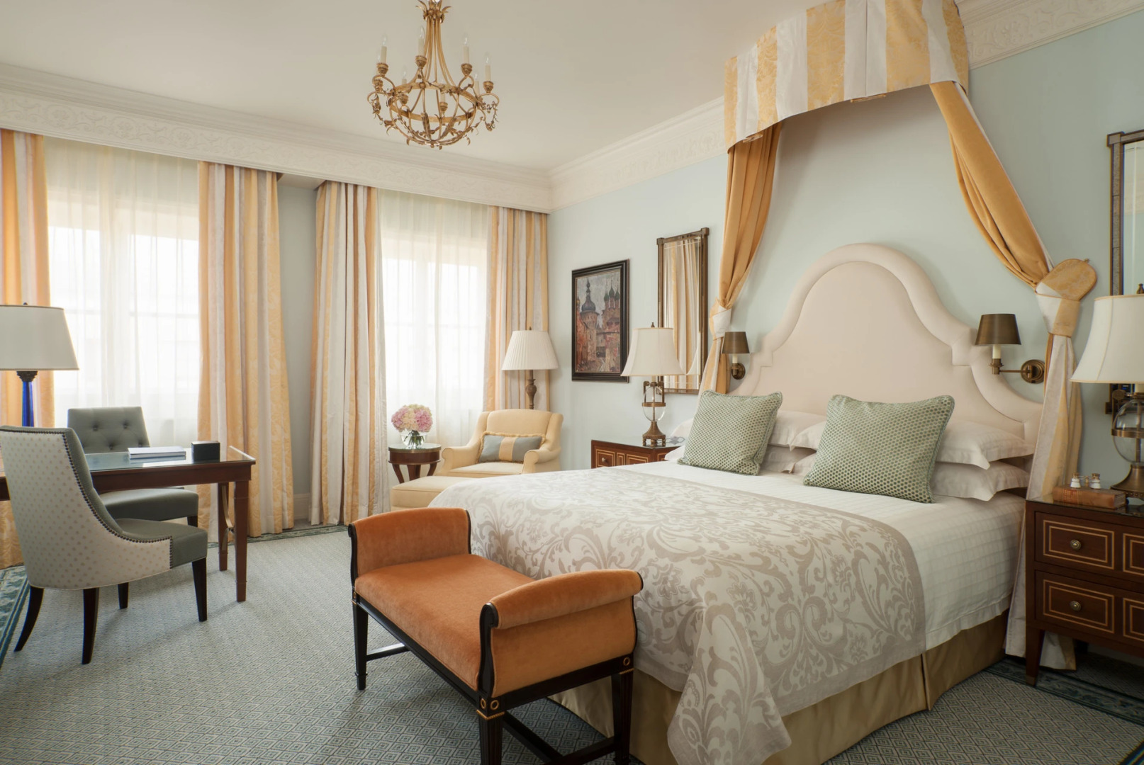 Отель Four Seasons Lion Palace St. Petersburg