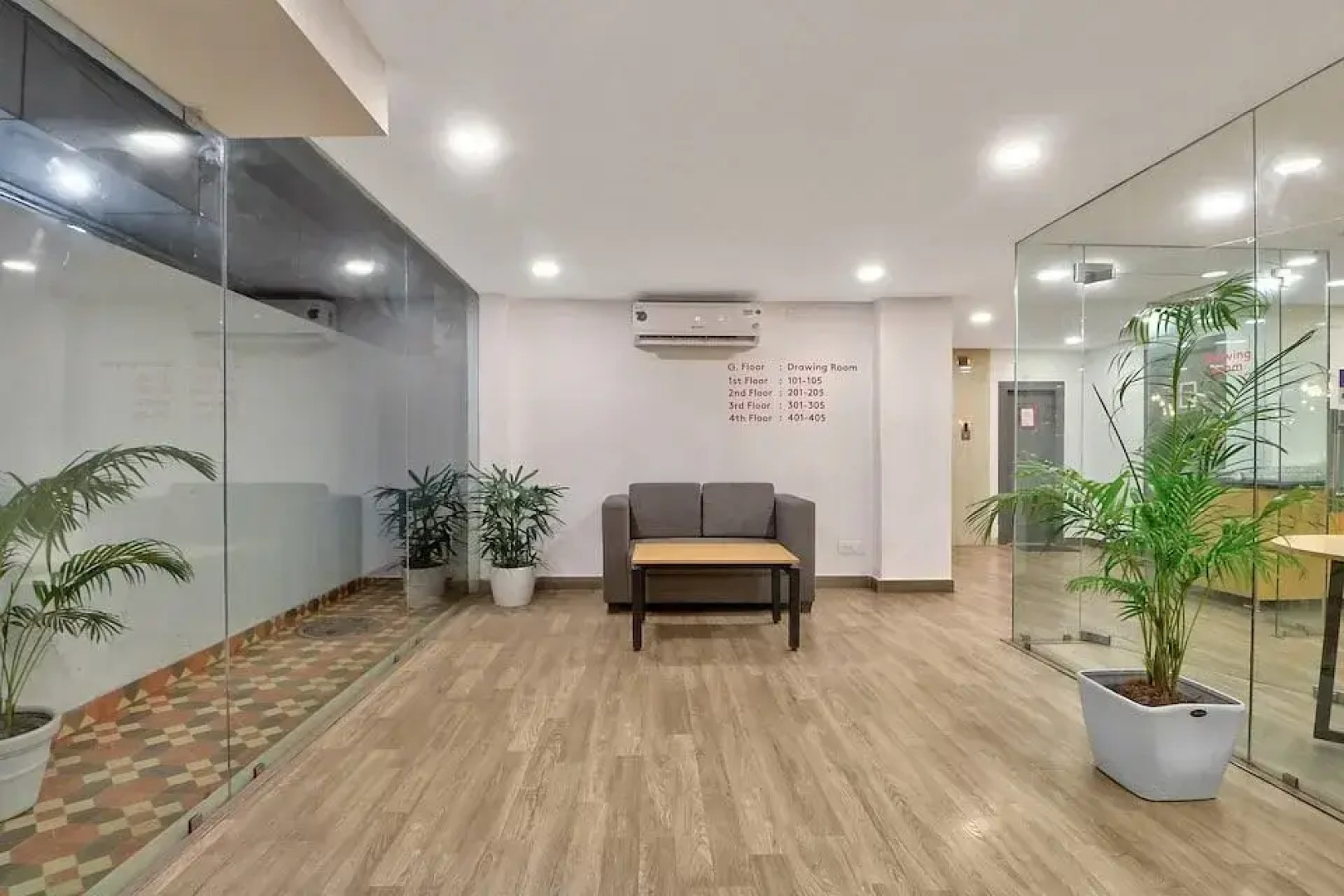 Отель Consulate By Book Meri