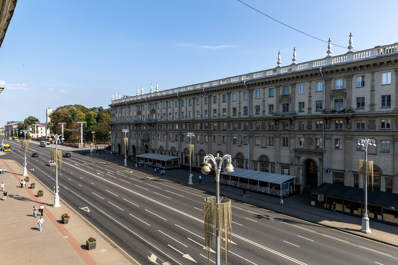 Квартира Трехкомнатная на Проспекте Независимости 23