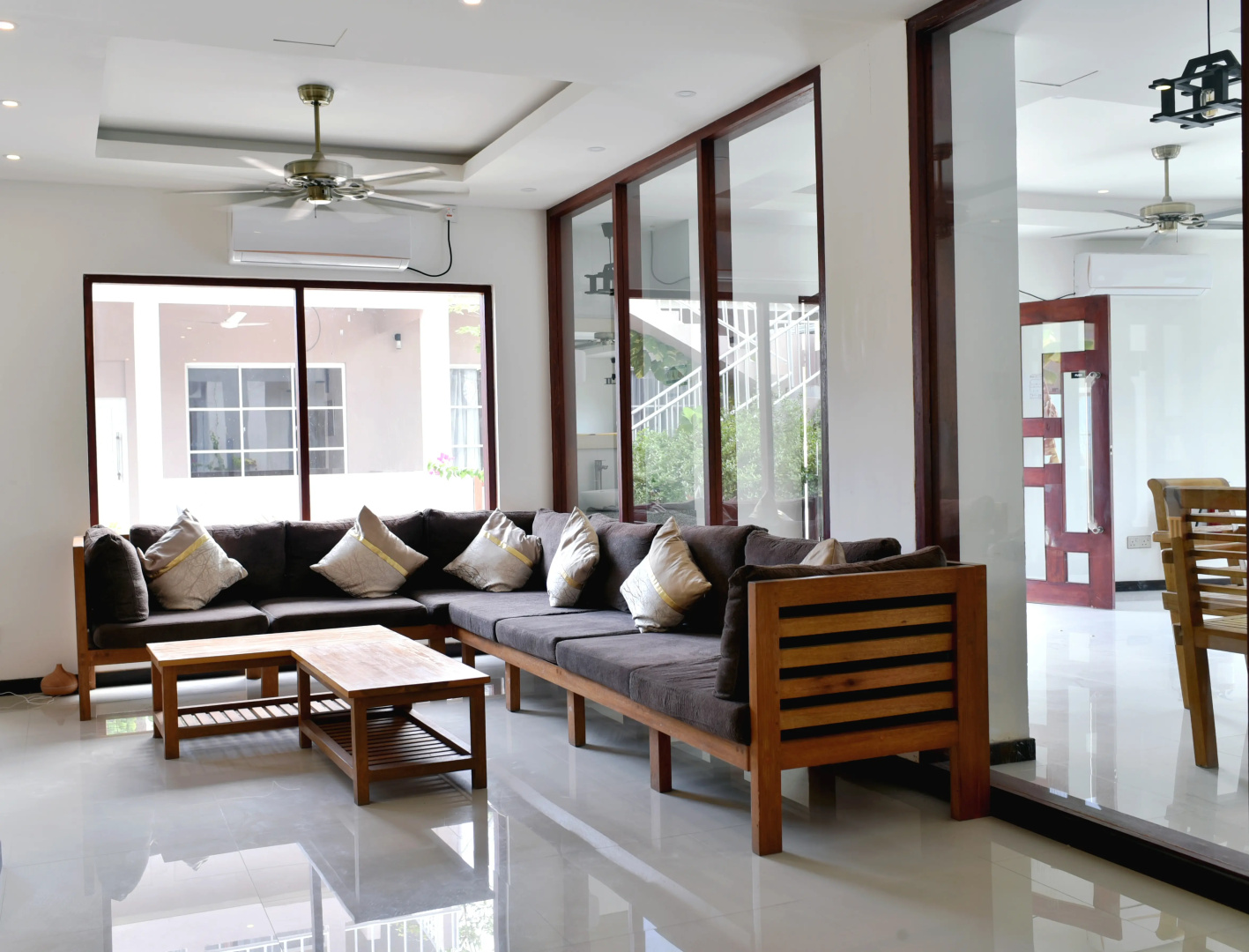 Отель Grand Beach Dhigurah