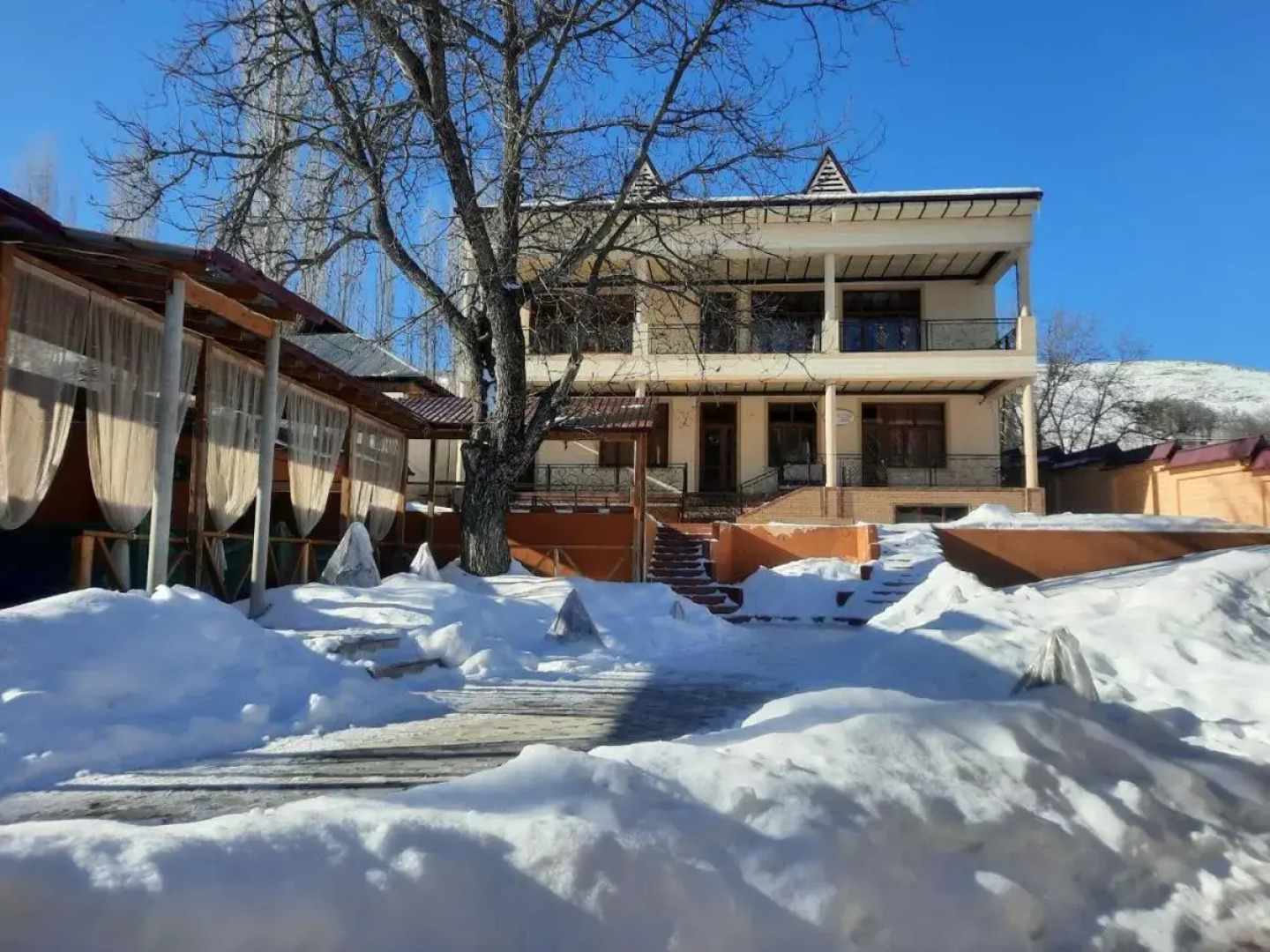 База отдыха Apachi в горах Чимгана