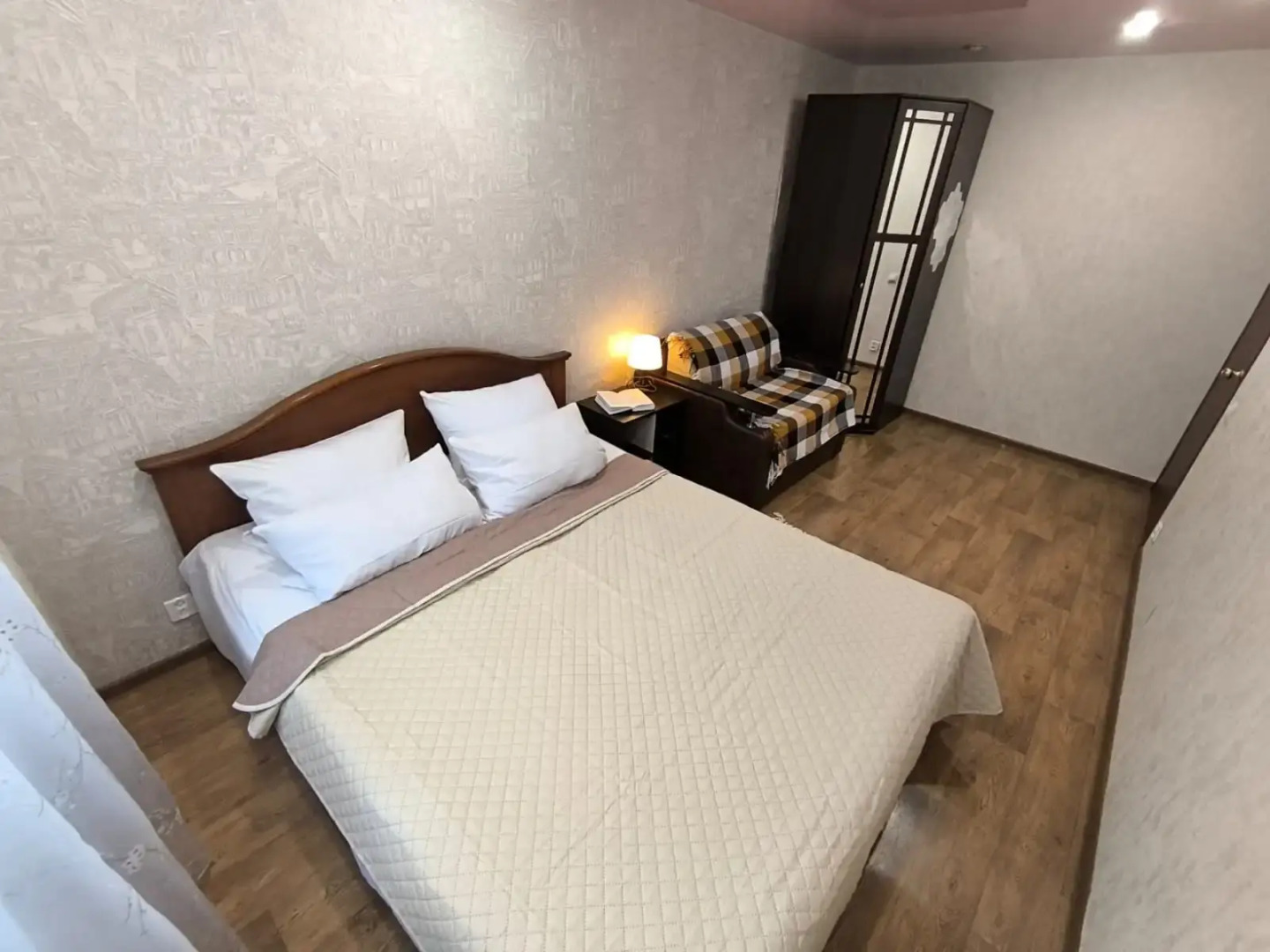 Апартаменты Октябрьской революции