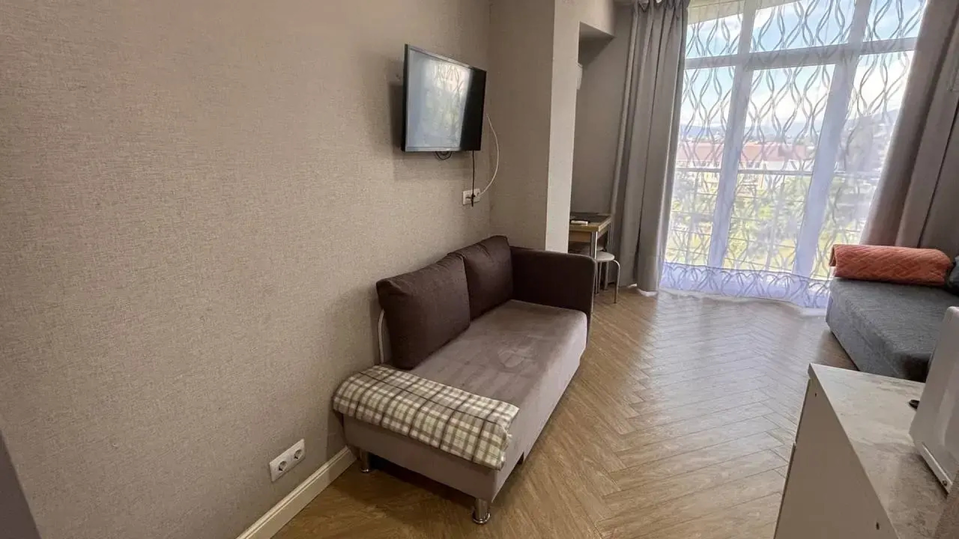 Апартаменты с Балконом и Шикарным Видом на Парк