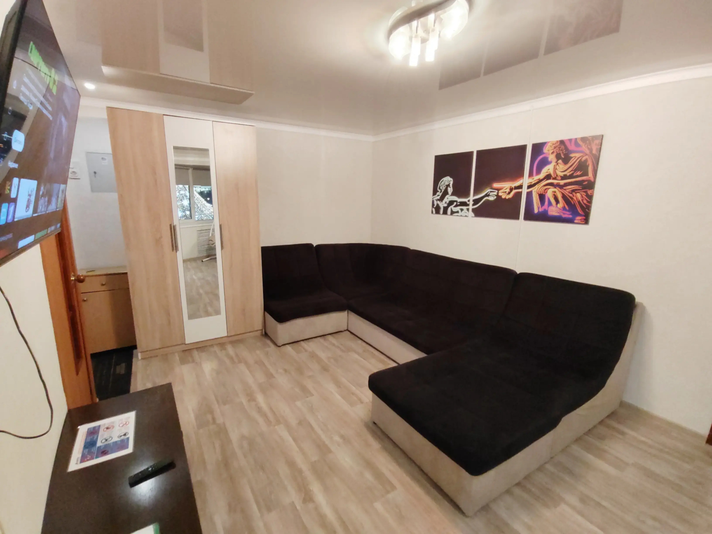 Квартира с Видом на Площадь Пять Углов