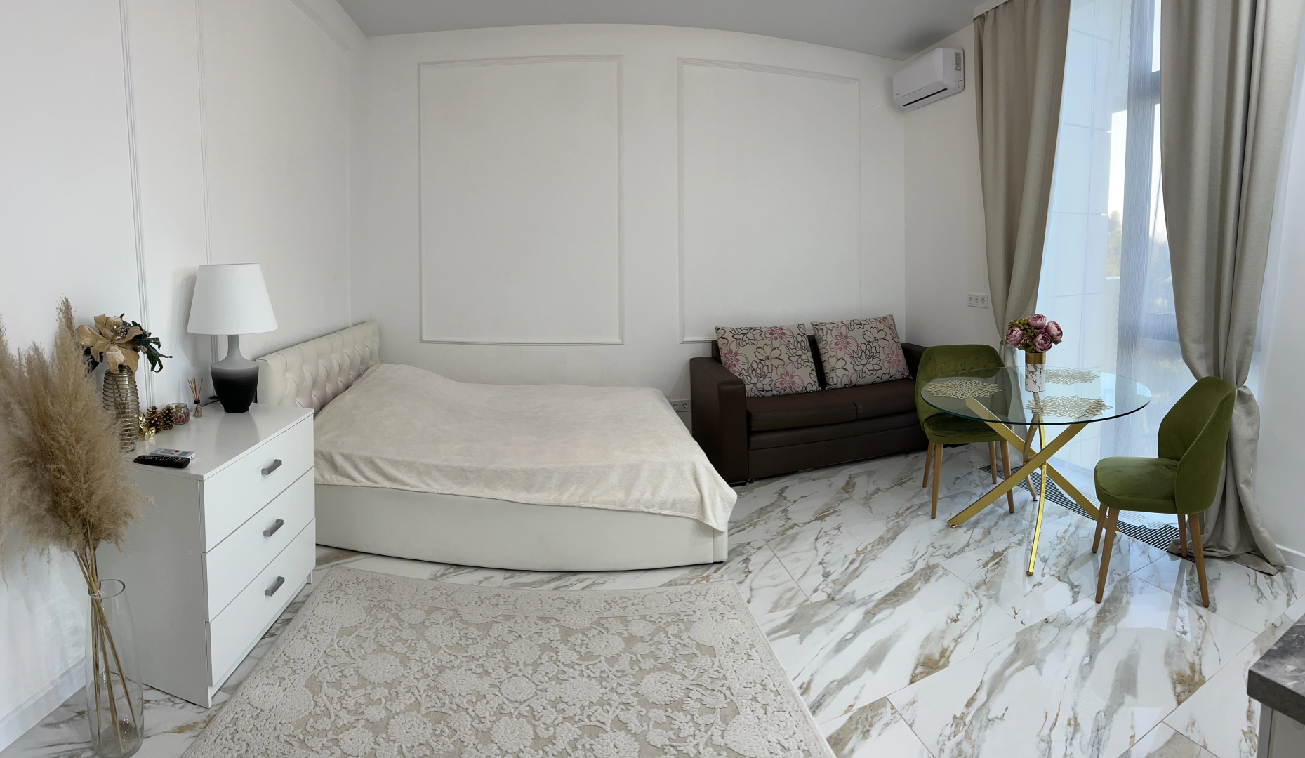 S Basseynom ZHK Metropol Apartments