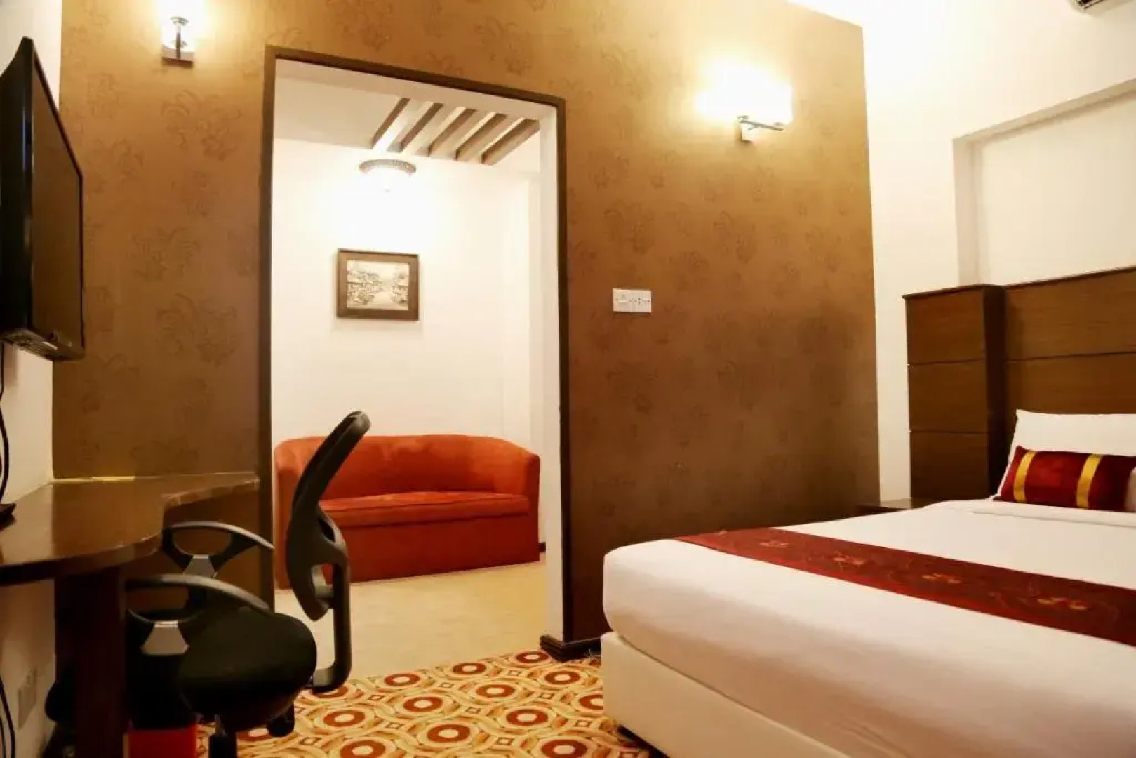 Отель Grand Oriental